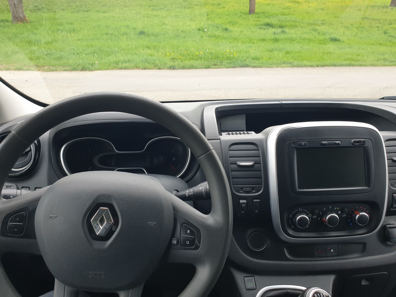 RENAULT Trafic 2.0 Energy dCi 120 3.0t Business L1H1 * 03x Sitze * Navi * LED * Klimaanlage * Tempomat * PDC H- RF-Kamera * Ab MFK-image-5