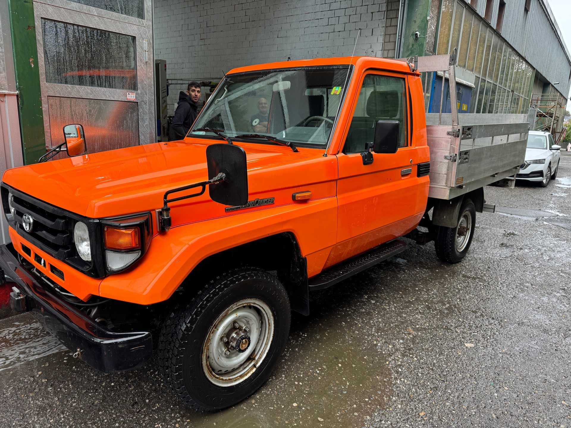 TOYOTA Landcruiser 400 4.2D-image-2