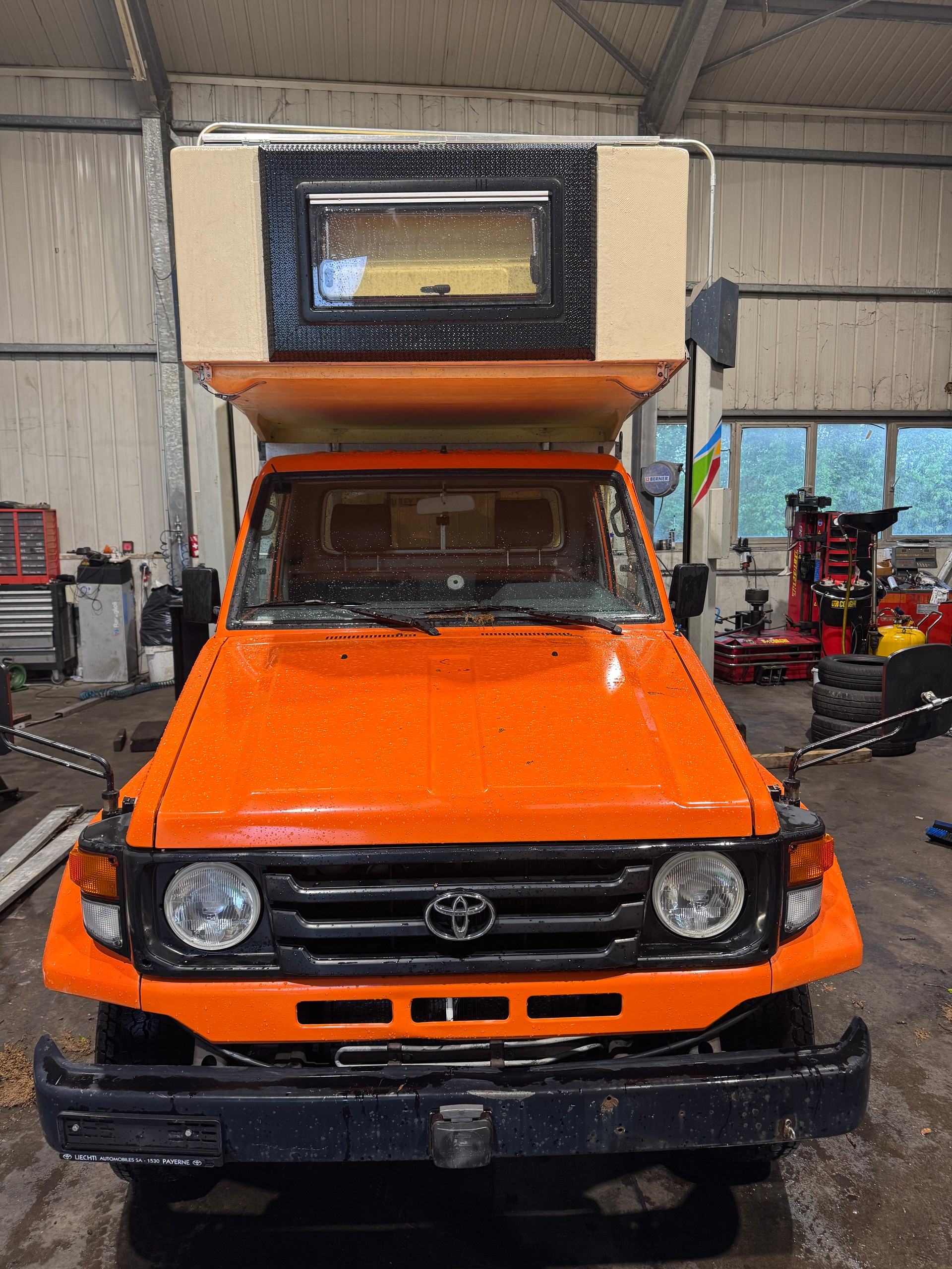 TOYOTA Landcruiser 400 4.2D