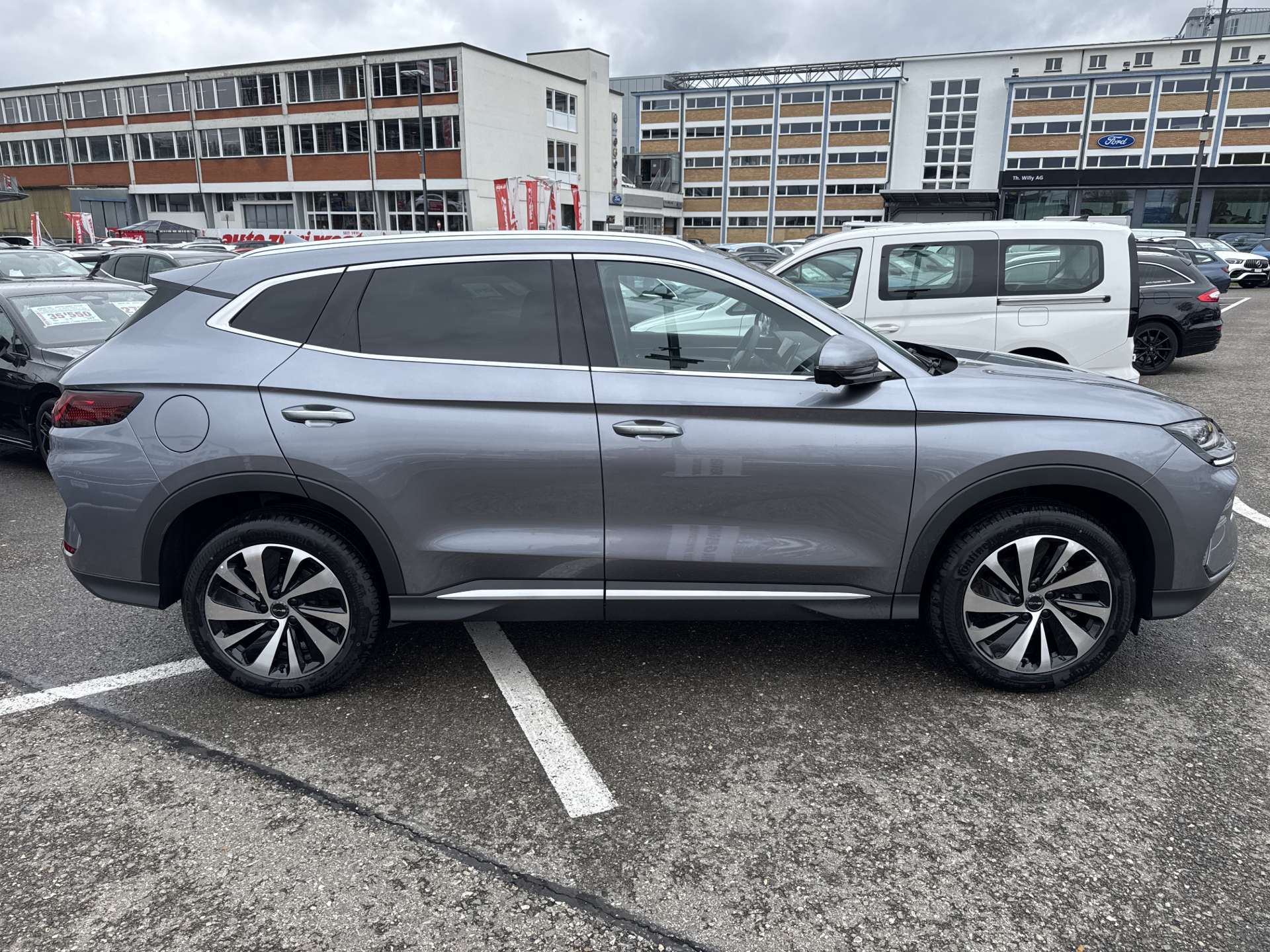 BYD Seal U DM-i PHEV Design AWD 324PS Automat-image-9