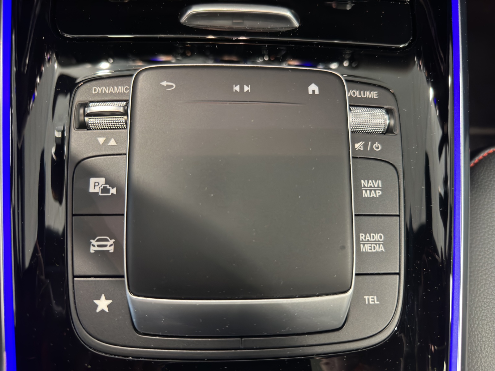 MERCEDES-BENZ EQA 350 AMG Line 4Matic-image-15