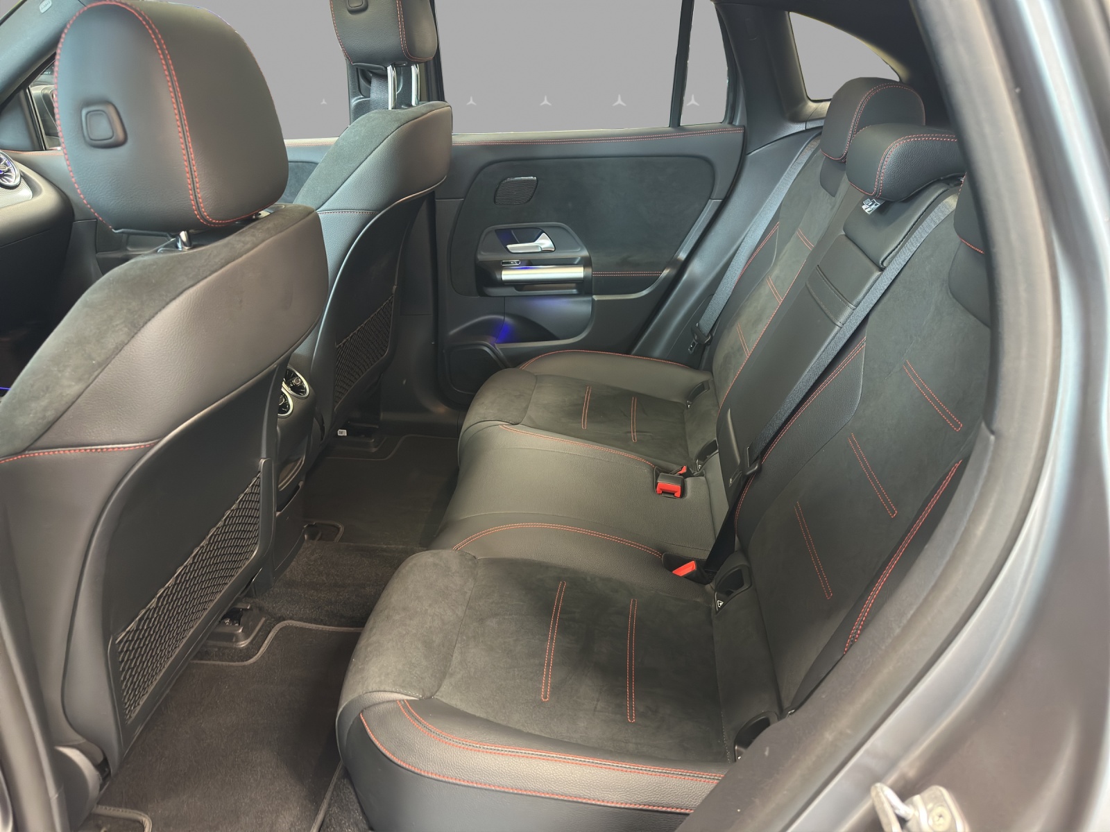 MERCEDES-BENZ EQA 350 AMG Line 4Matic-image-13