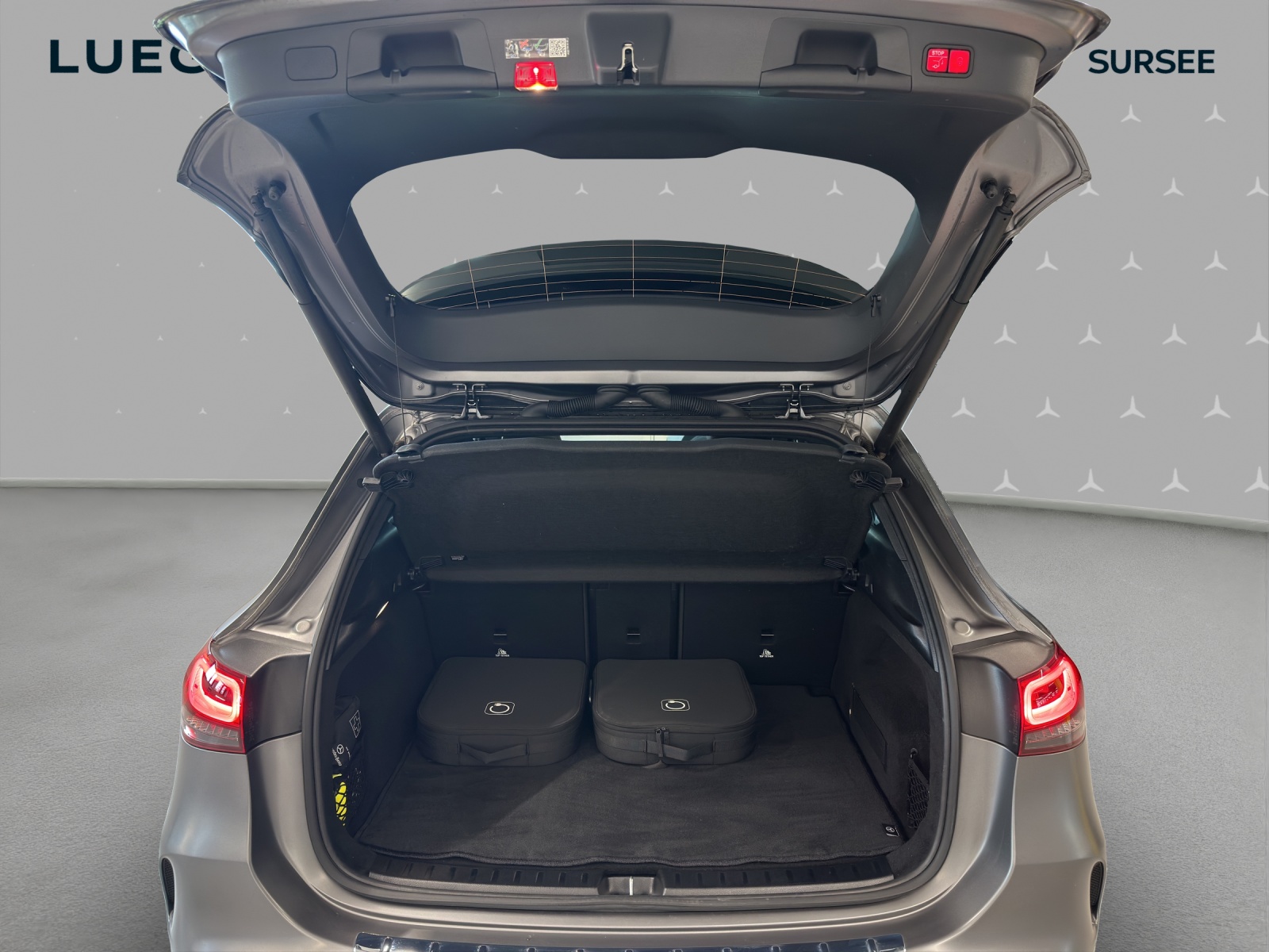 MERCEDES-BENZ EQA 350 AMG Line 4Matic-image-14