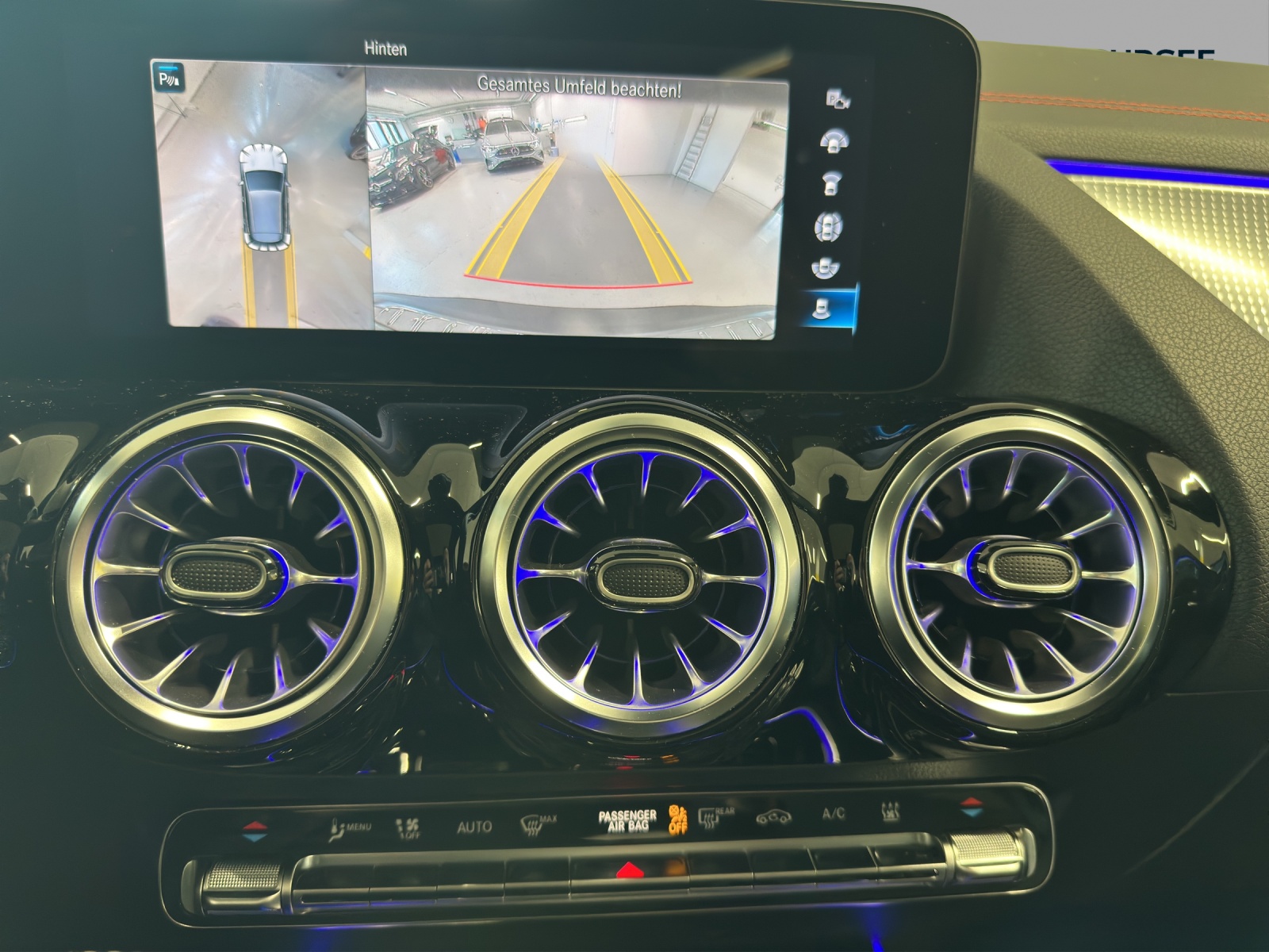 MERCEDES-BENZ EQA 350 AMG Line 4Matic-image-11