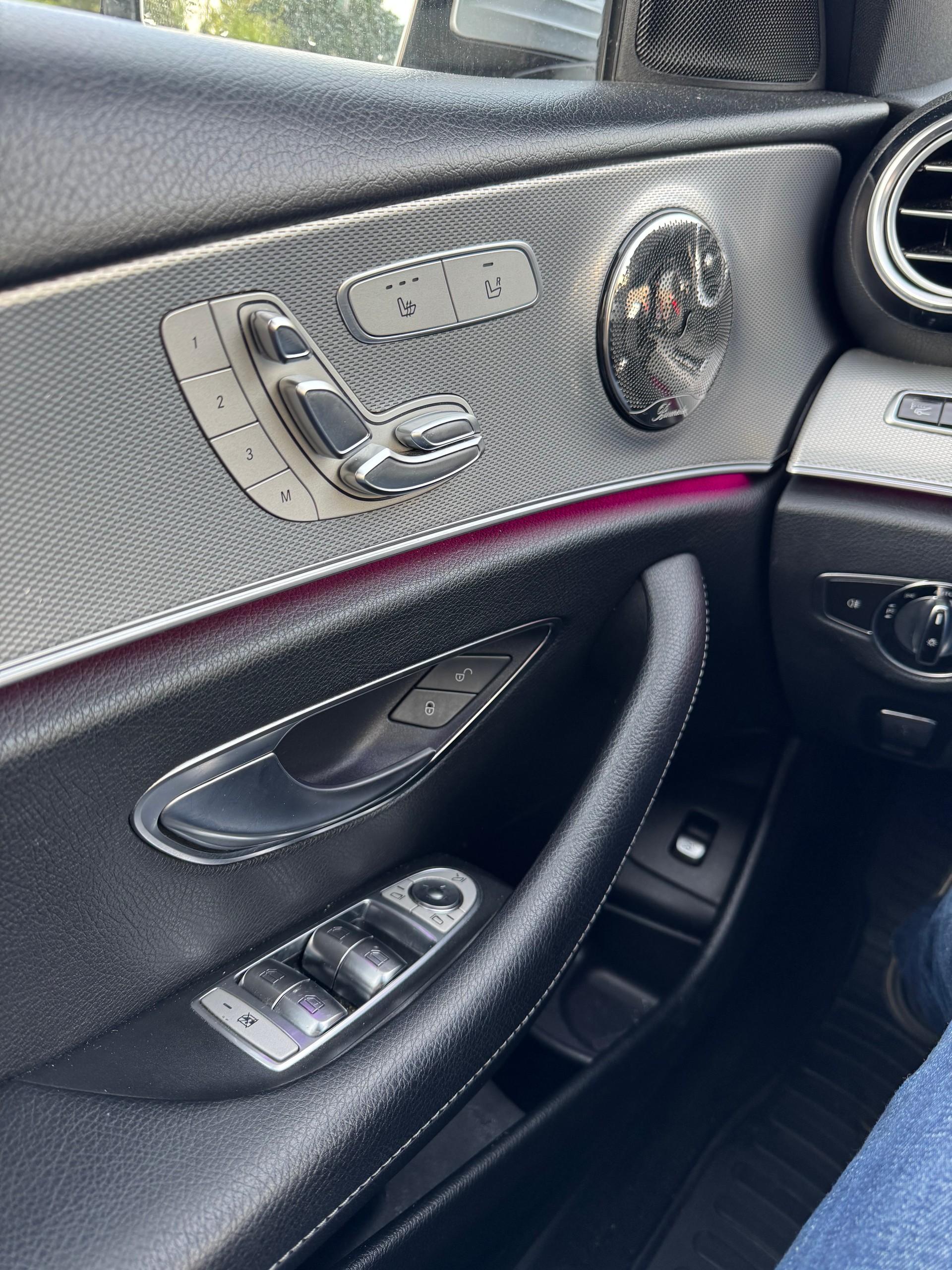 MERCEDES-BENZ E 200 Avantgarde 4Matic 9G-Tronic-image-14