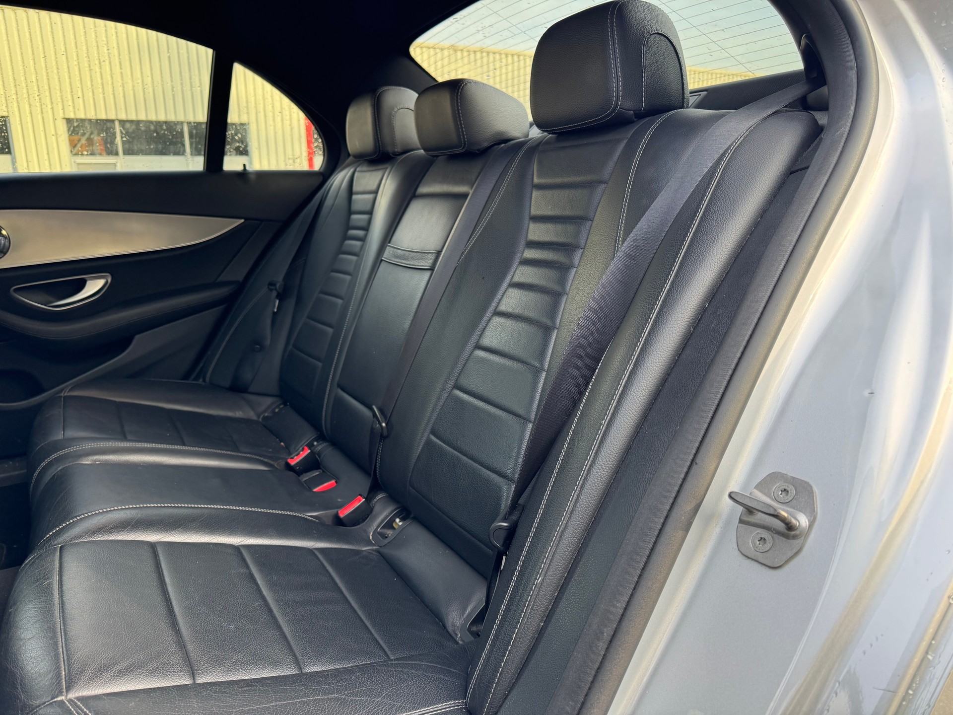 MERCEDES-BENZ E 200 Avantgarde 4Matic 9G-Tronic-image-8