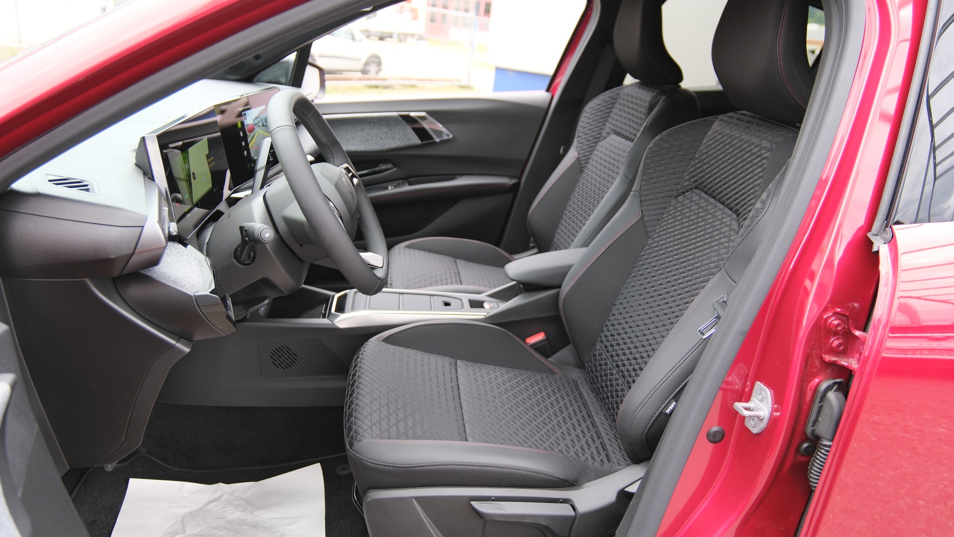 RENAULT Clio 1.8 E-Tech Techno-showroom-element-3