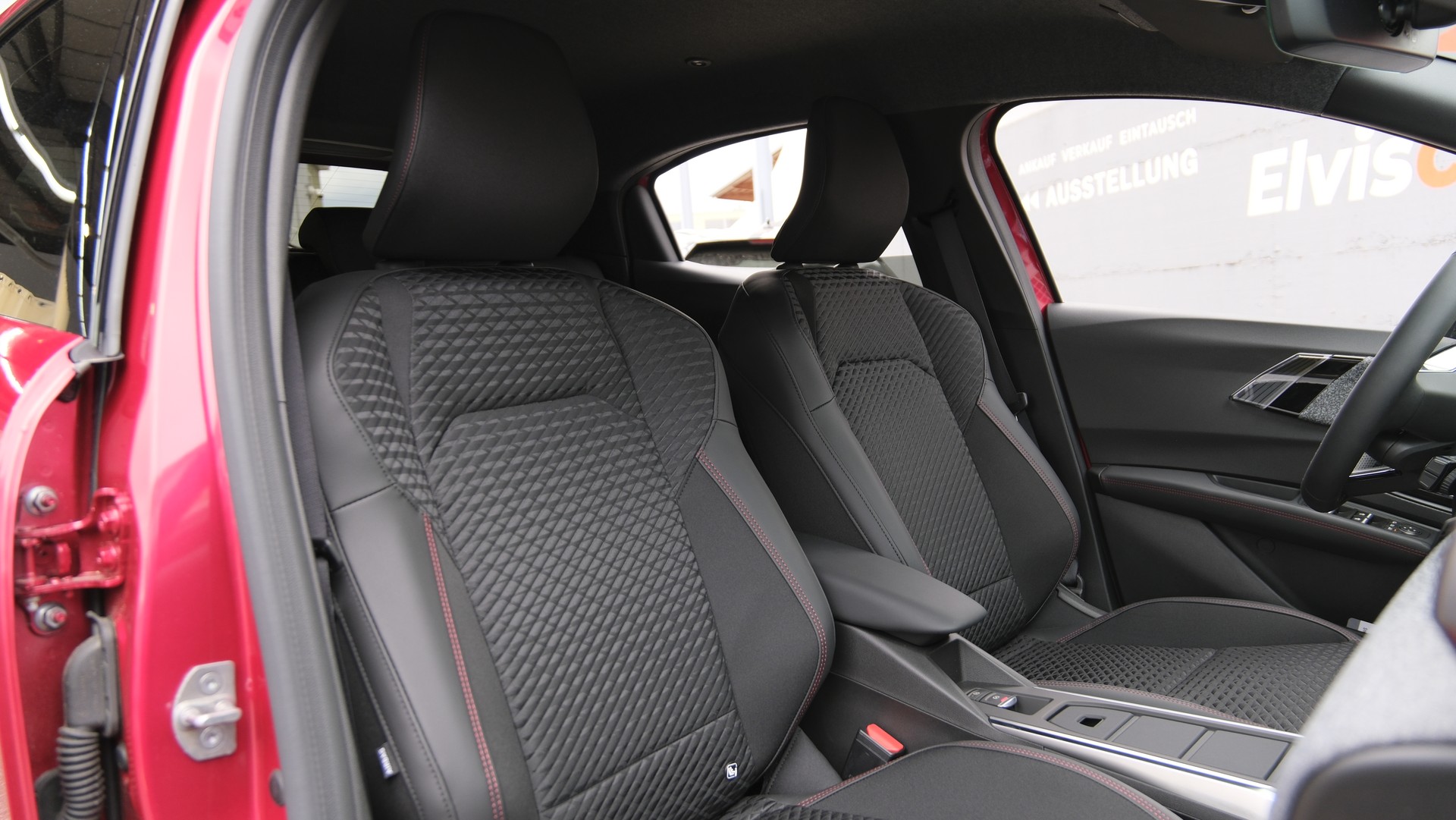 RENAULT Clio 1.8 E-Tech Techno-image-18