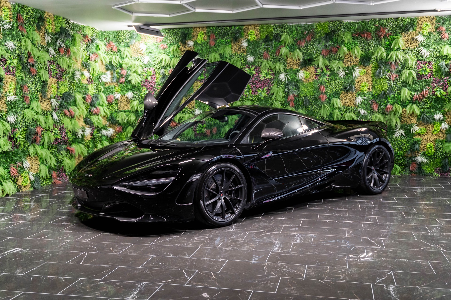 McLAREN 720S Coupé Performance 4.0 V8 SSG-image-1