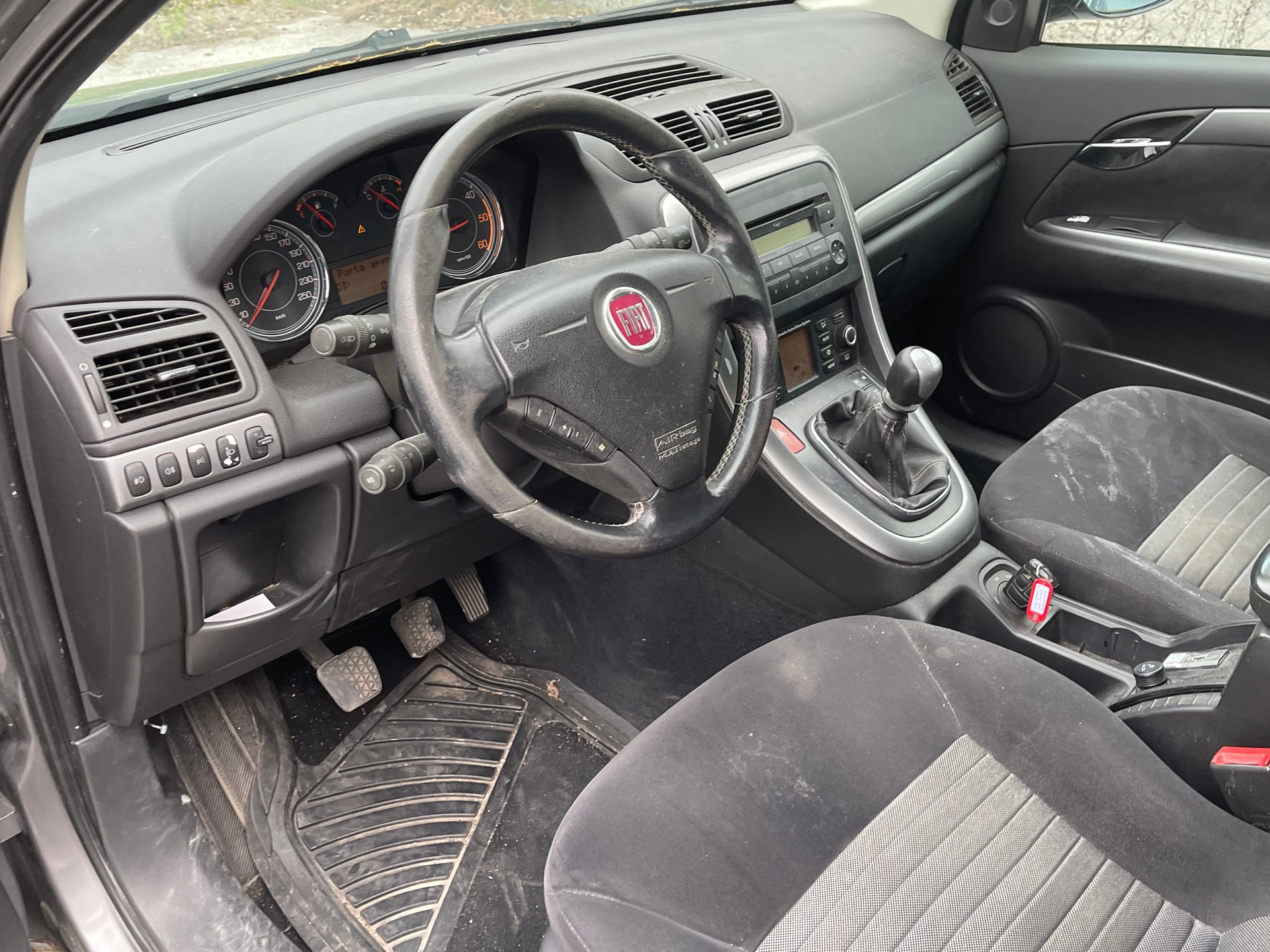 FIAT Croma 1.9 16V JTD Dynamic Automatic-image-13