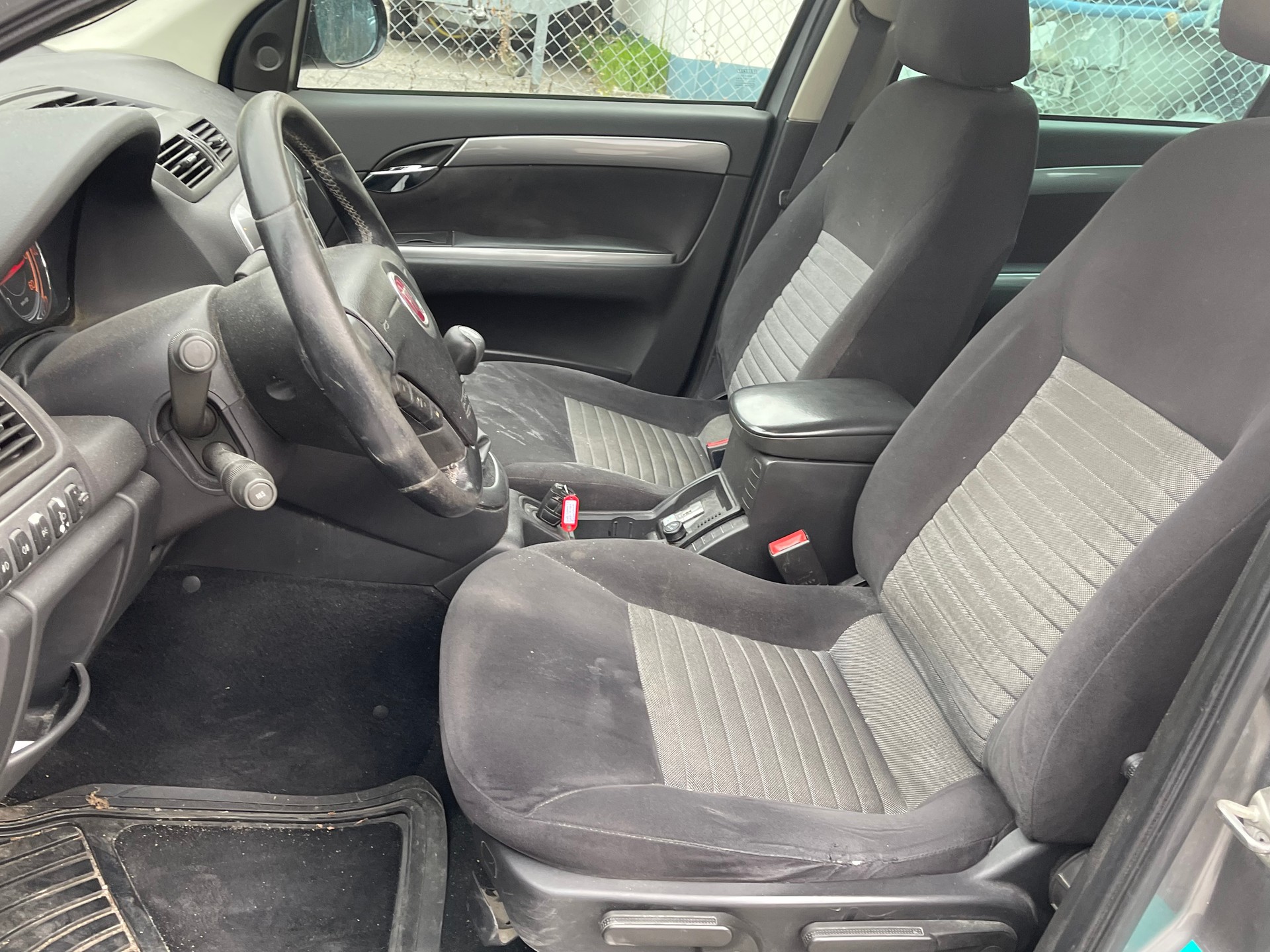 FIAT Croma 1.9 16V JTD Dynamic Automatic-image-9