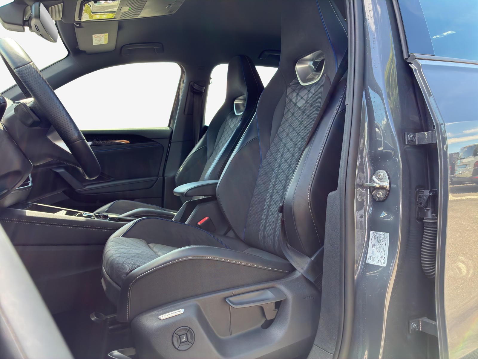 VW Tayron 2.0 TSI R-Line DSG 4Motion-image-7