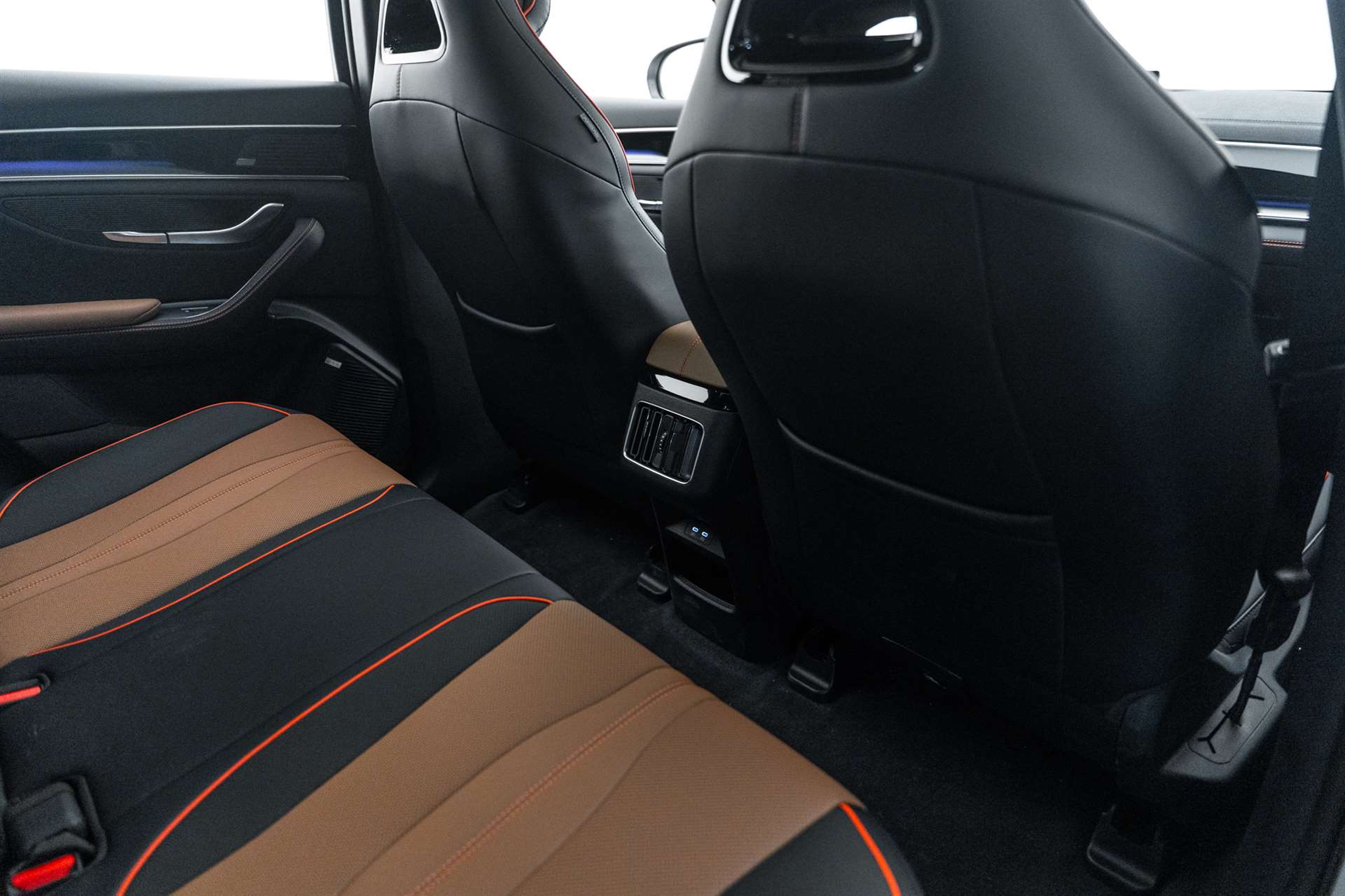 BYD Seal U DM-i PHEV Design AWD 324PS Automat-image-13