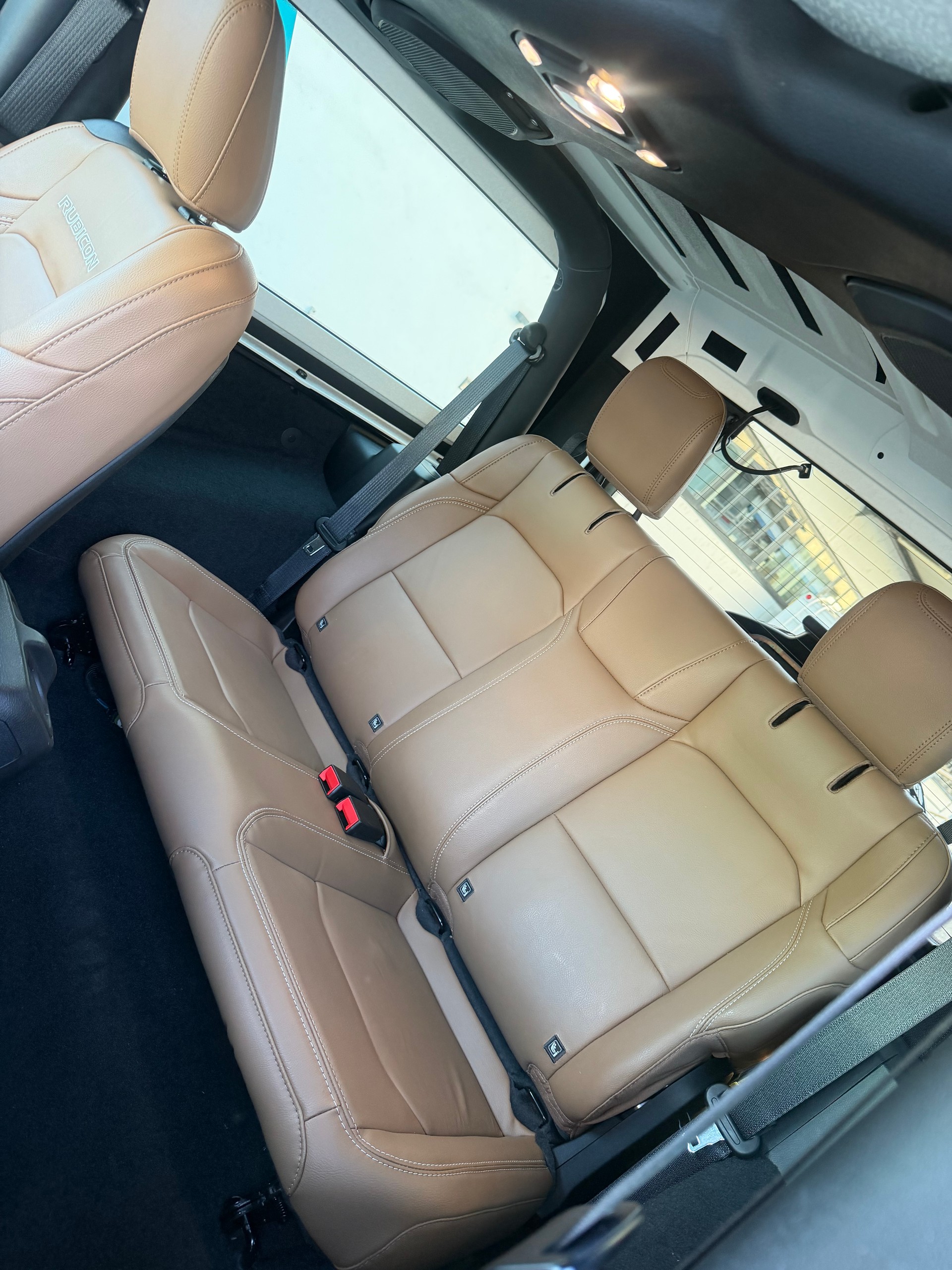 JEEP 2.0 Turbo Rubicon Unlimited-image-4
