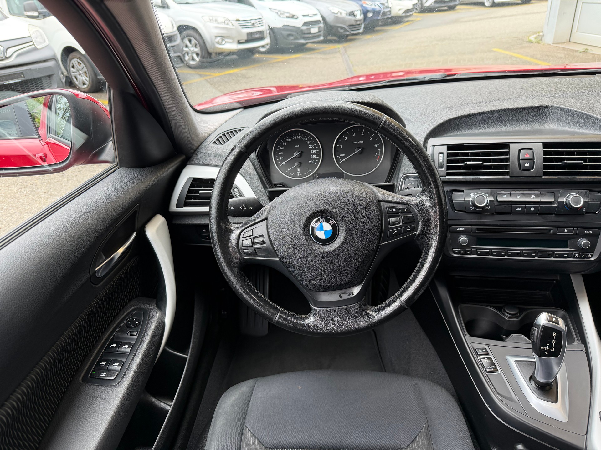BMW 118i Sport Line Steptronic-image-8