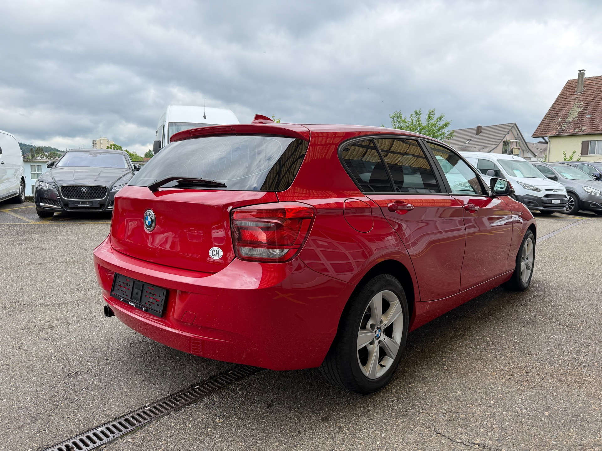 BMW 118i Sport Line Steptronic-image-5