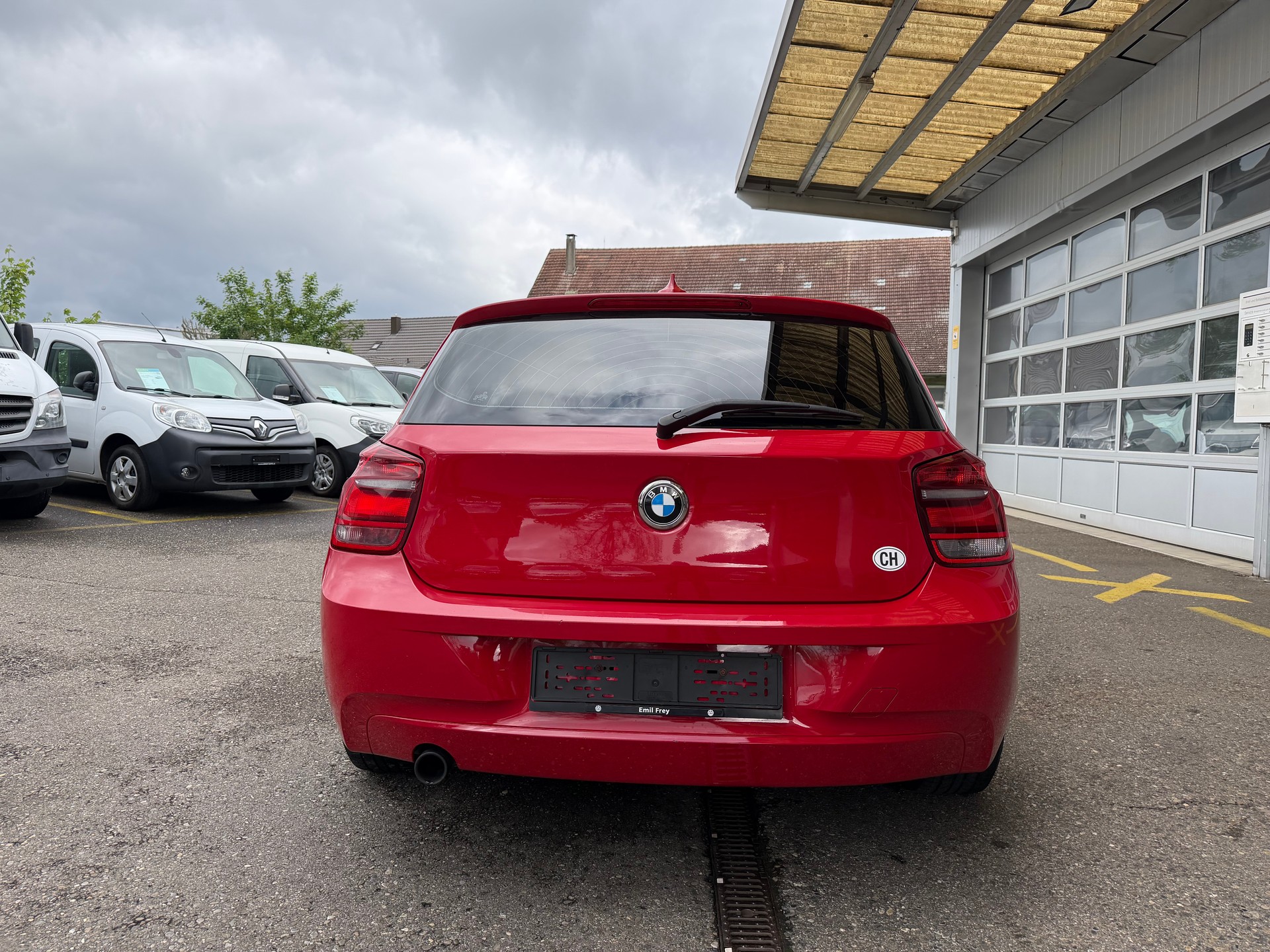 BMW 118i Sport Line Steptronic-image-4