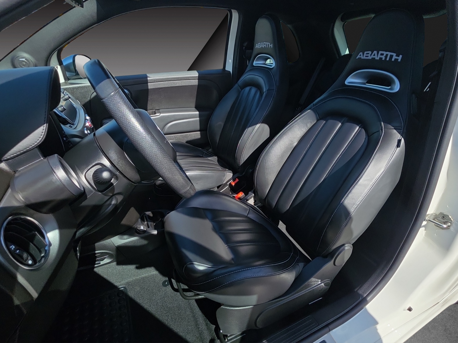 FIAT 595 1.4 16V Turbo Abarth Turismo-image-13