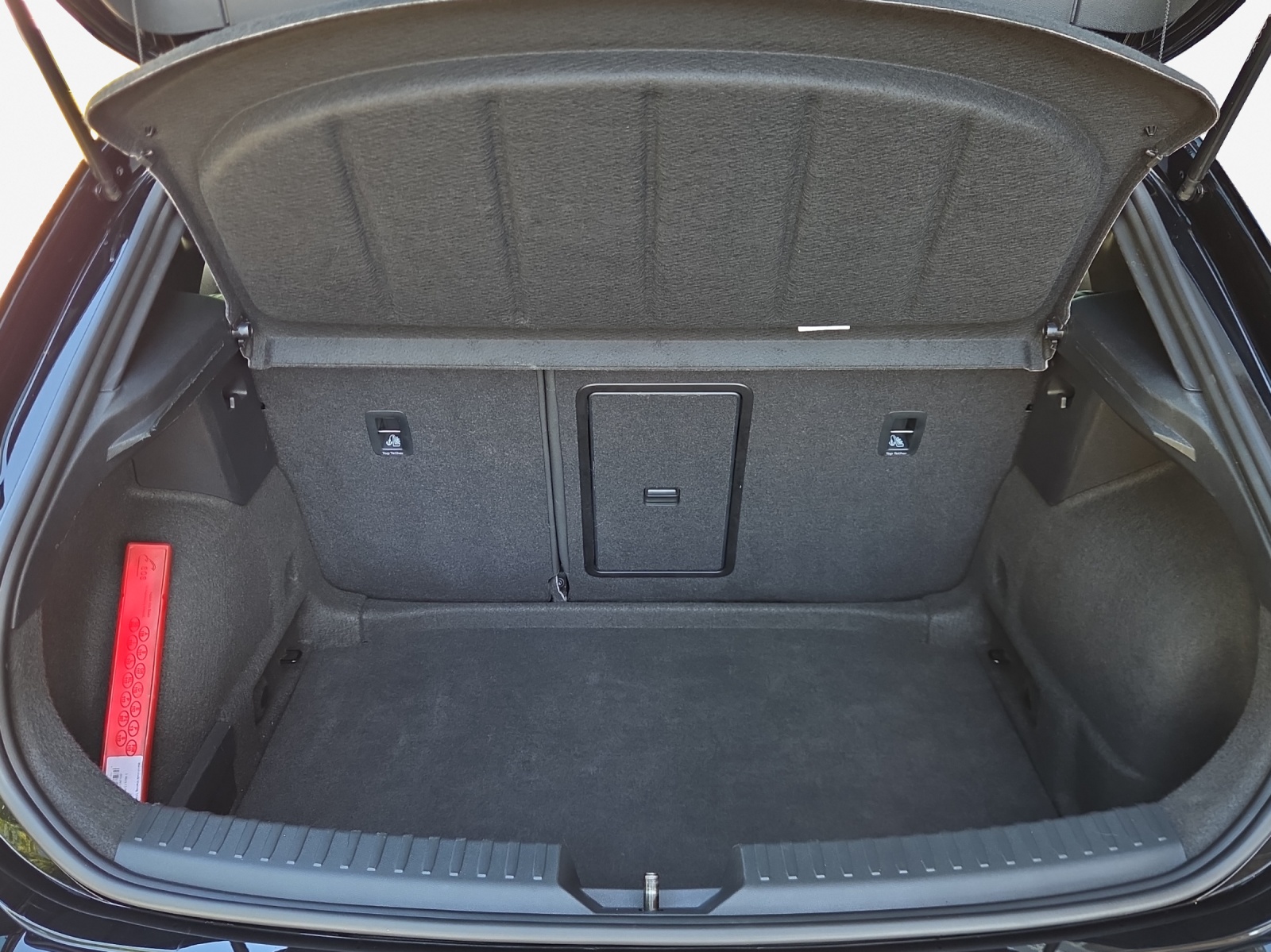 SEAT Leon 1.5 eTSI mHEV DSG FR-image-12
