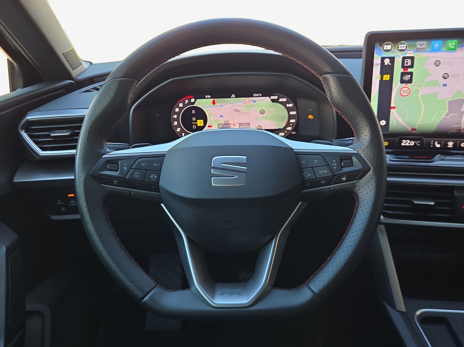 SEAT Leon 1.5 eTSI mHEV DSG FR-image-9