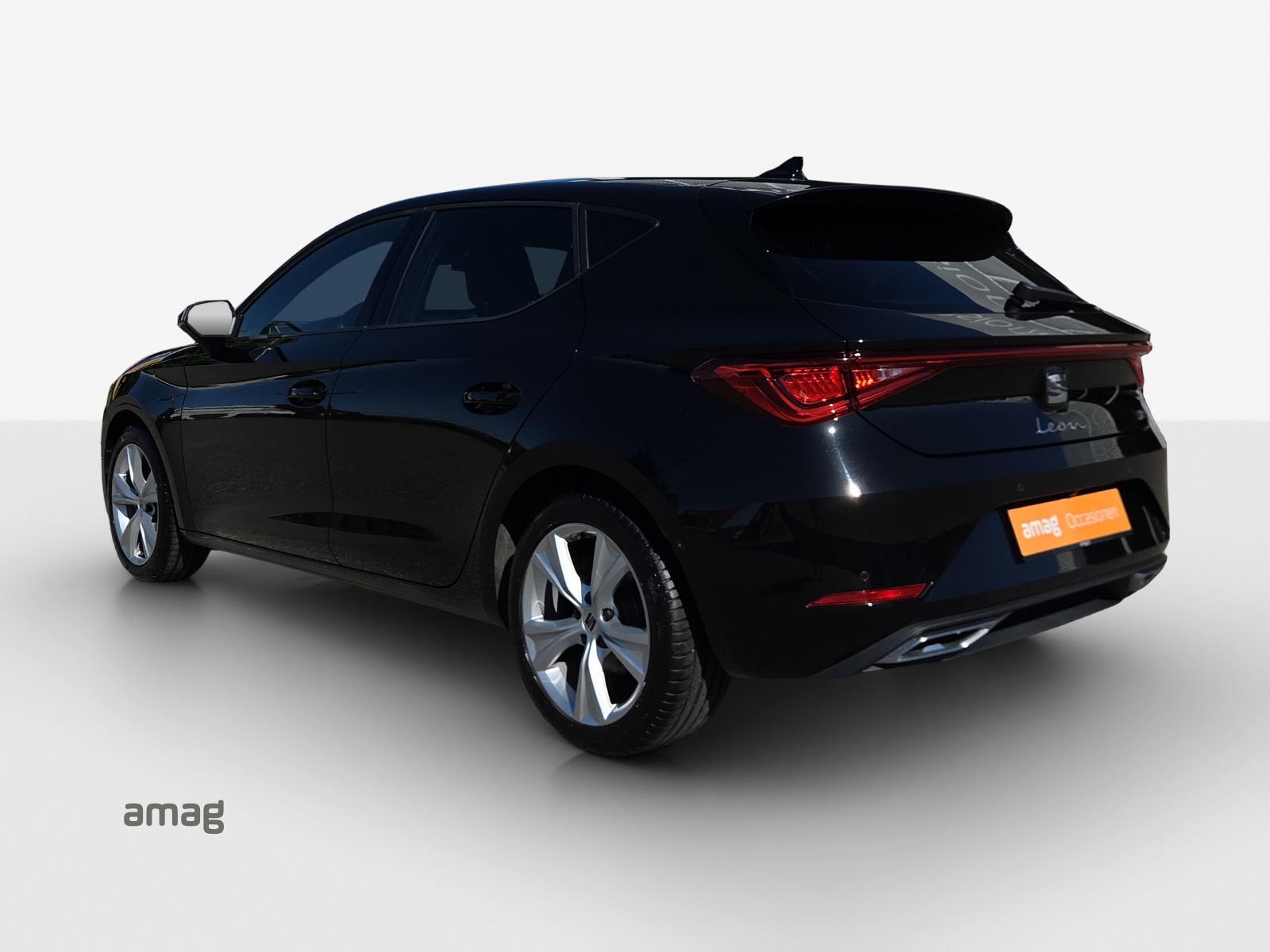 SEAT Leon 1.5 eTSI mHEV DSG FR-image-2