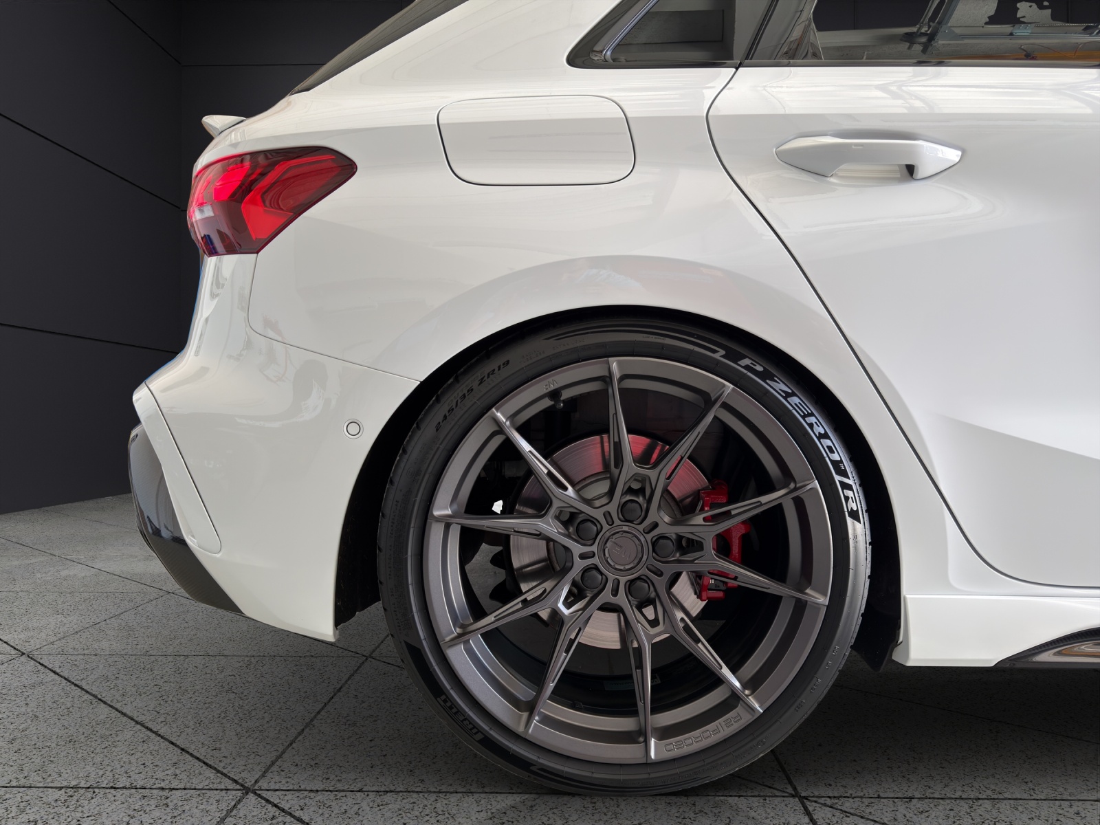 AUDI RS3 Sportback 2.5 TSI quattro S-tronic-image-6