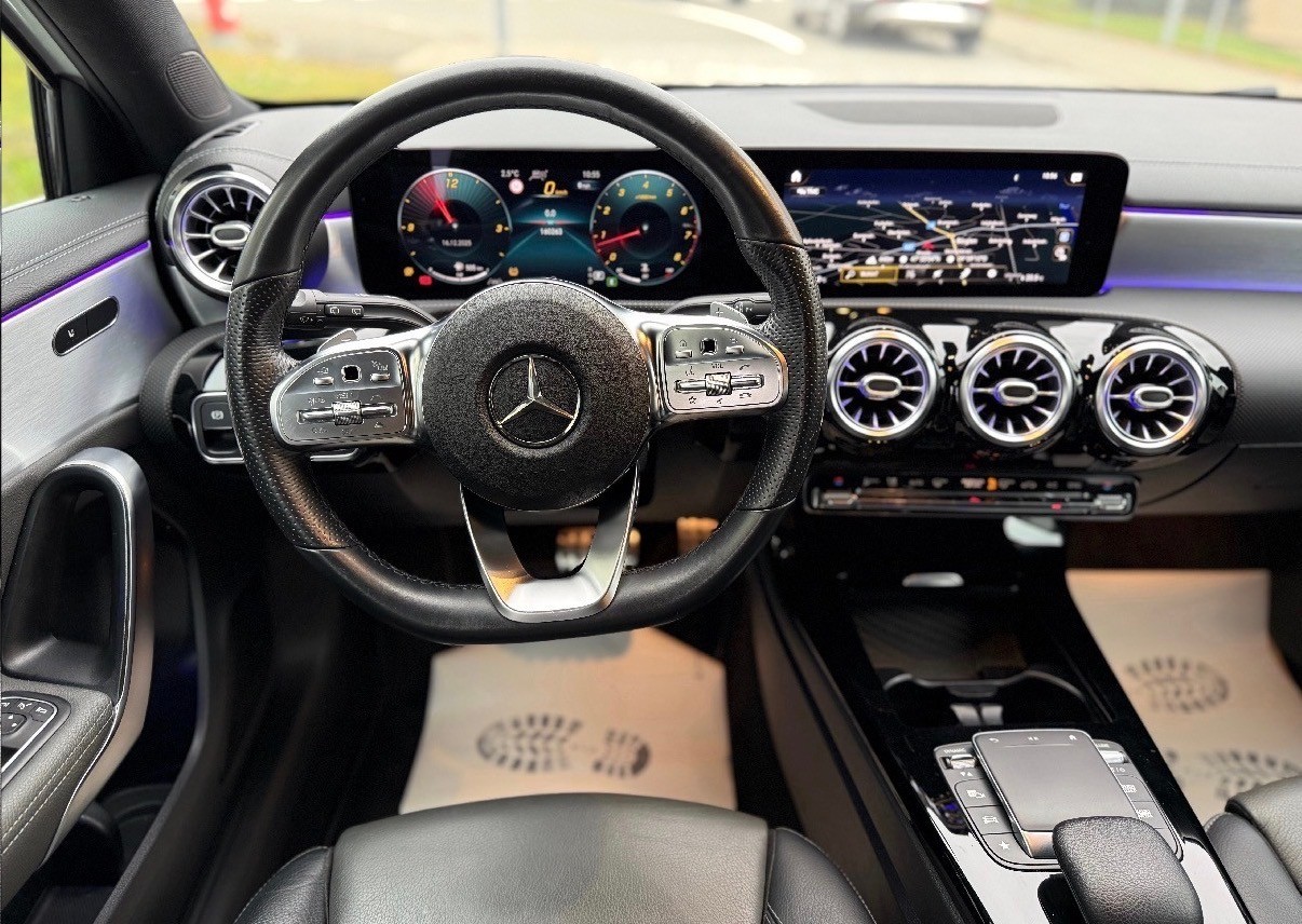MERCEDES-BENZ A 220 AMG Line 7G-DCT 4Matic-image-8