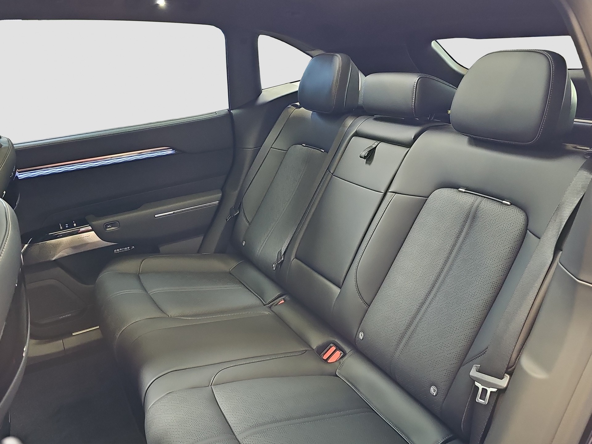 ZEEKR 7X 100kWh Privilege AWD Cockpit + Comfort Paket-image-10
