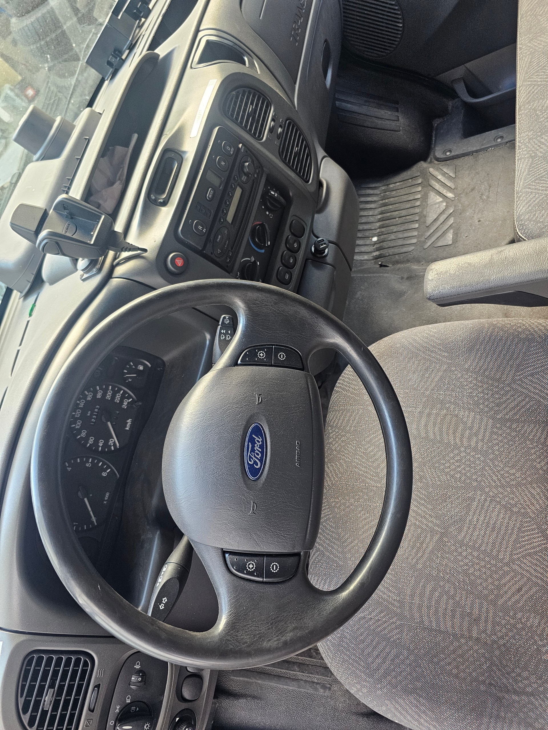 FORD Transit-image-6