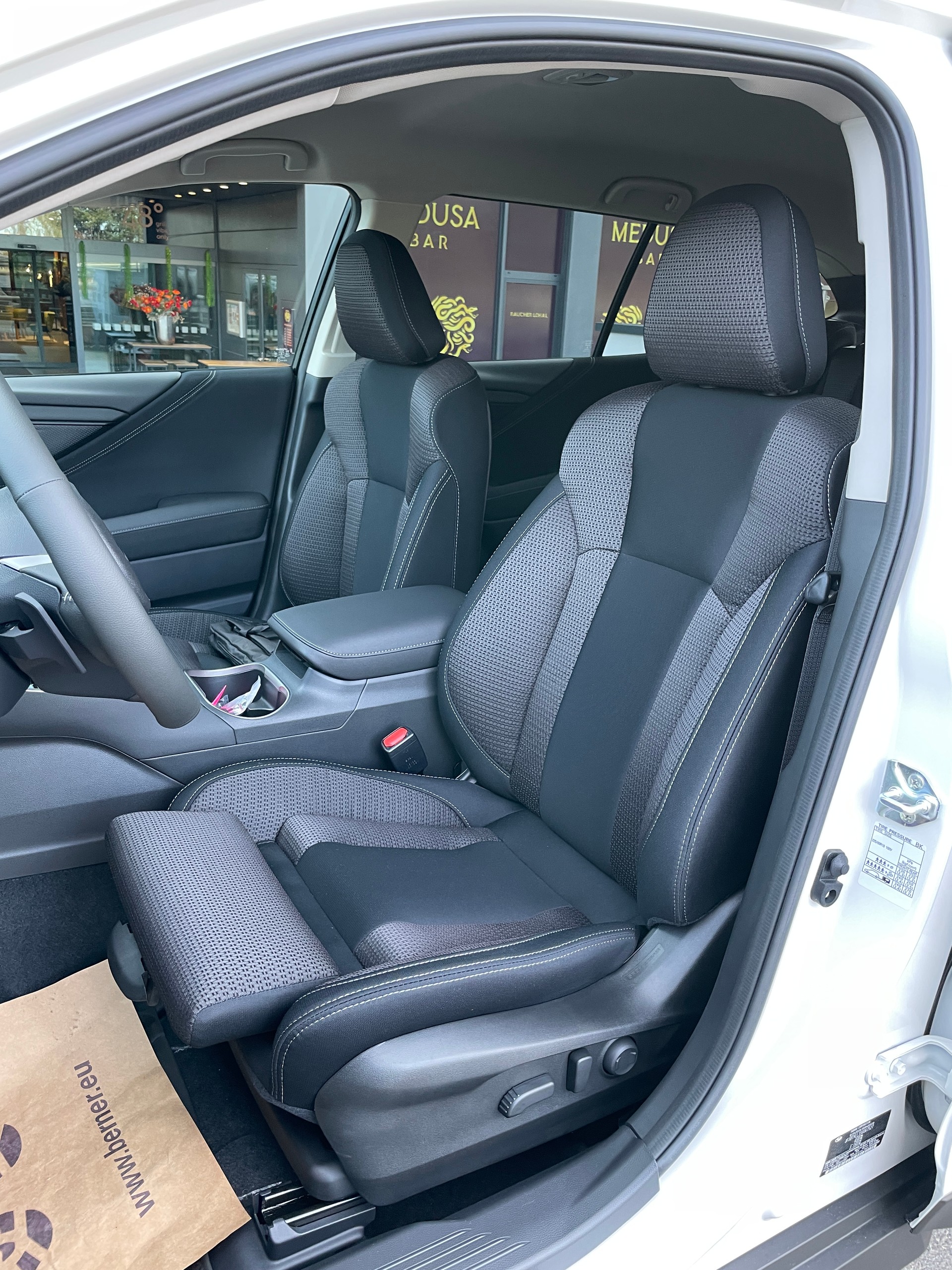 SUBARU Outback 2.5i Advantage AWD Lineartronic-image-11