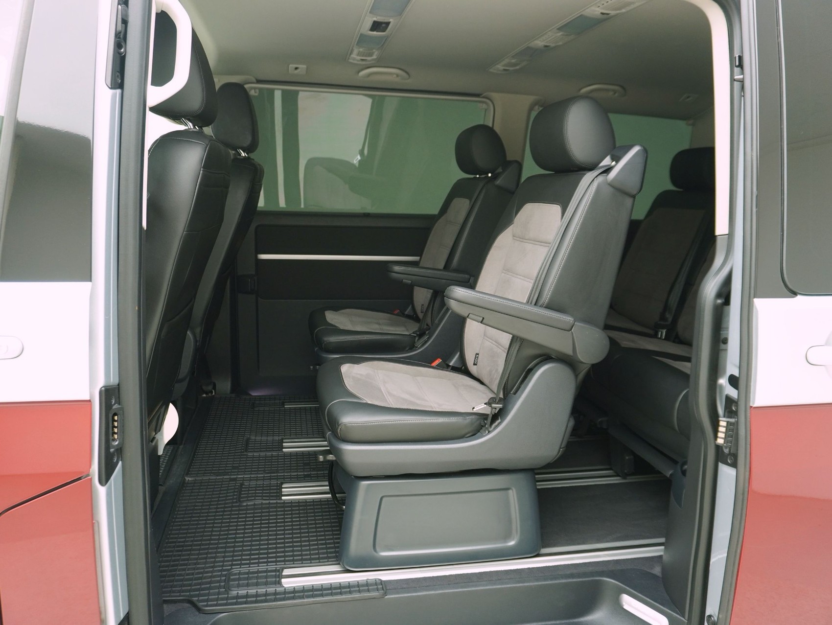 VW T6.1 Multivan 2.0 TDI DSG Family 4Motion-image-13