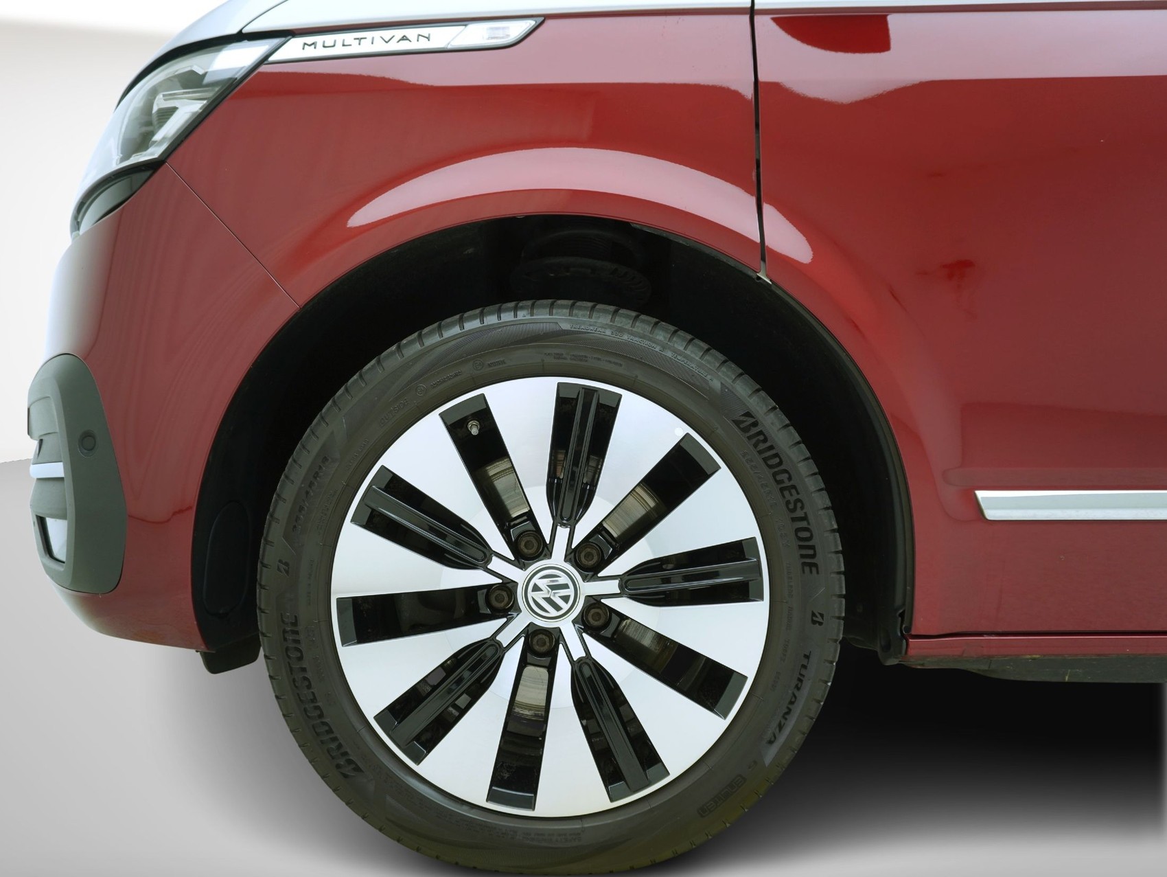 VW T6.1 Multivan 2.0 TDI DSG Family 4Motion-image-6