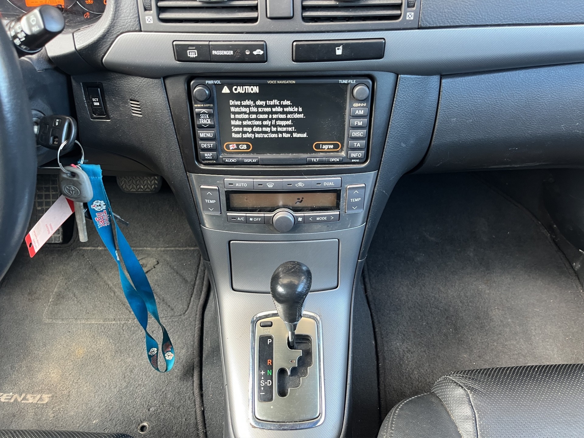 TOYOTA Avensis 2.4 D4 VVT-i Linea Sol Prem. T-Step5-image-26