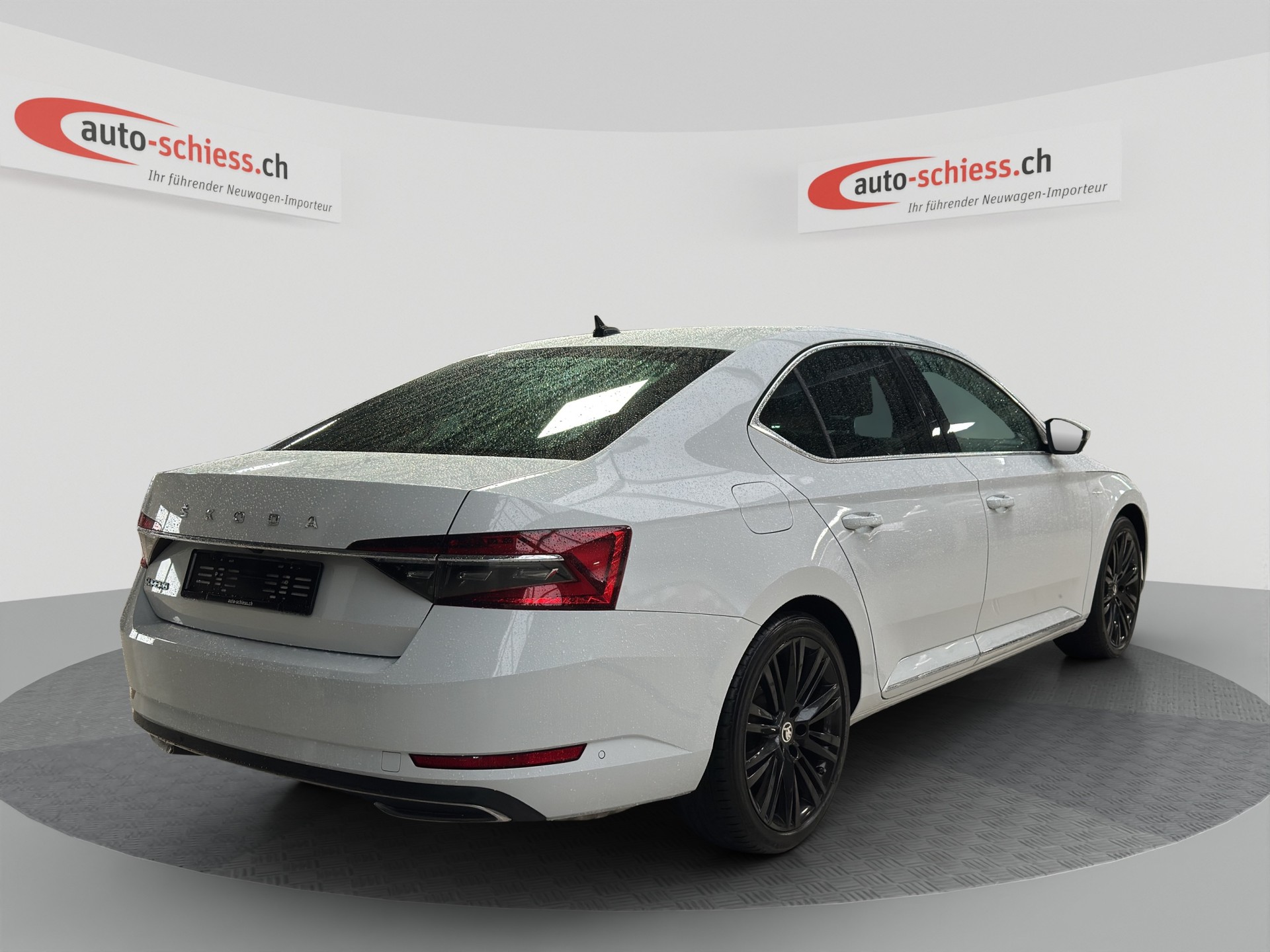 SKODA Superb 2.0 TSI L&K DSG-image-4