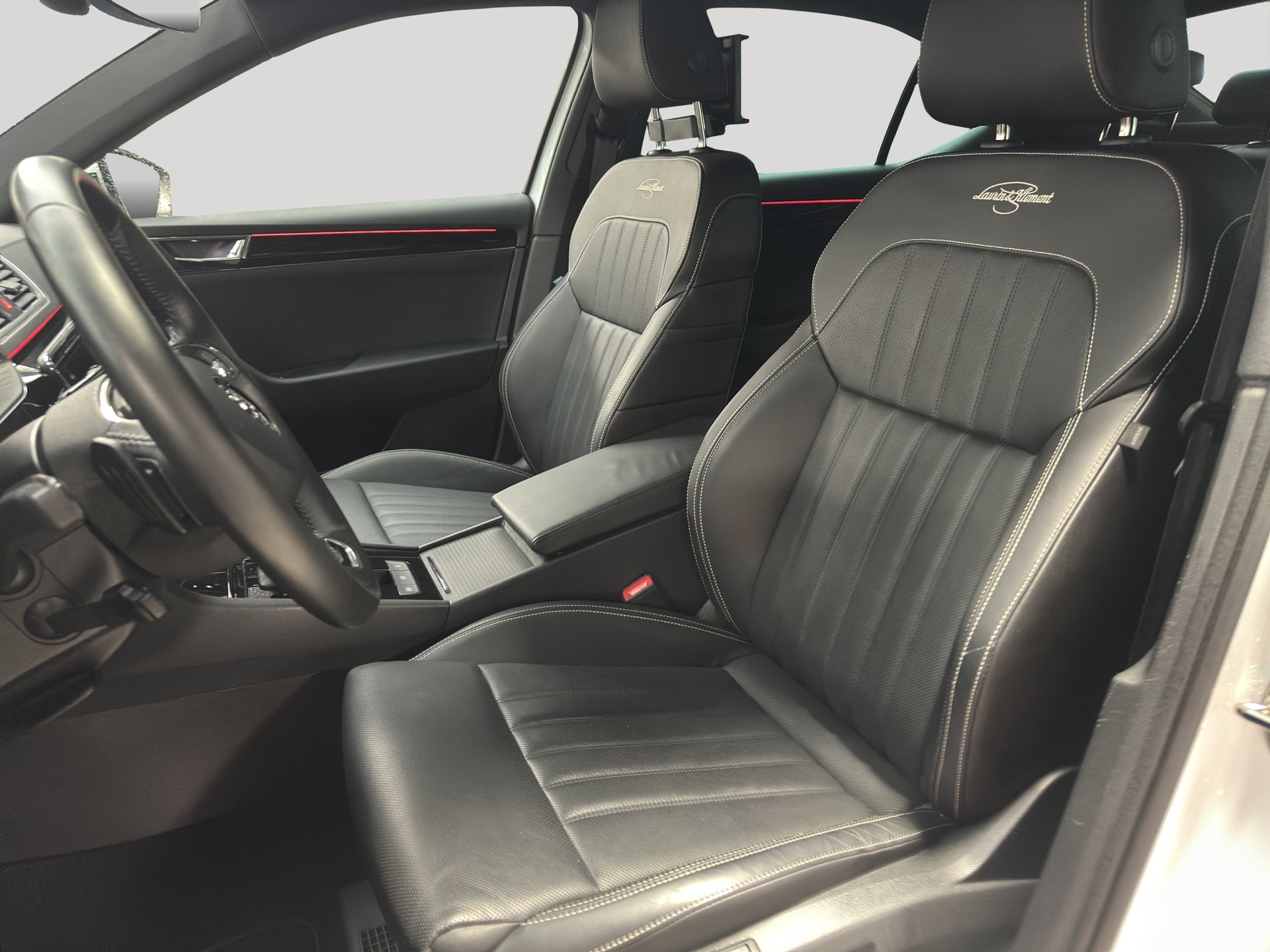 SKODA Superb 2.0 TSI L&K DSG-image-5