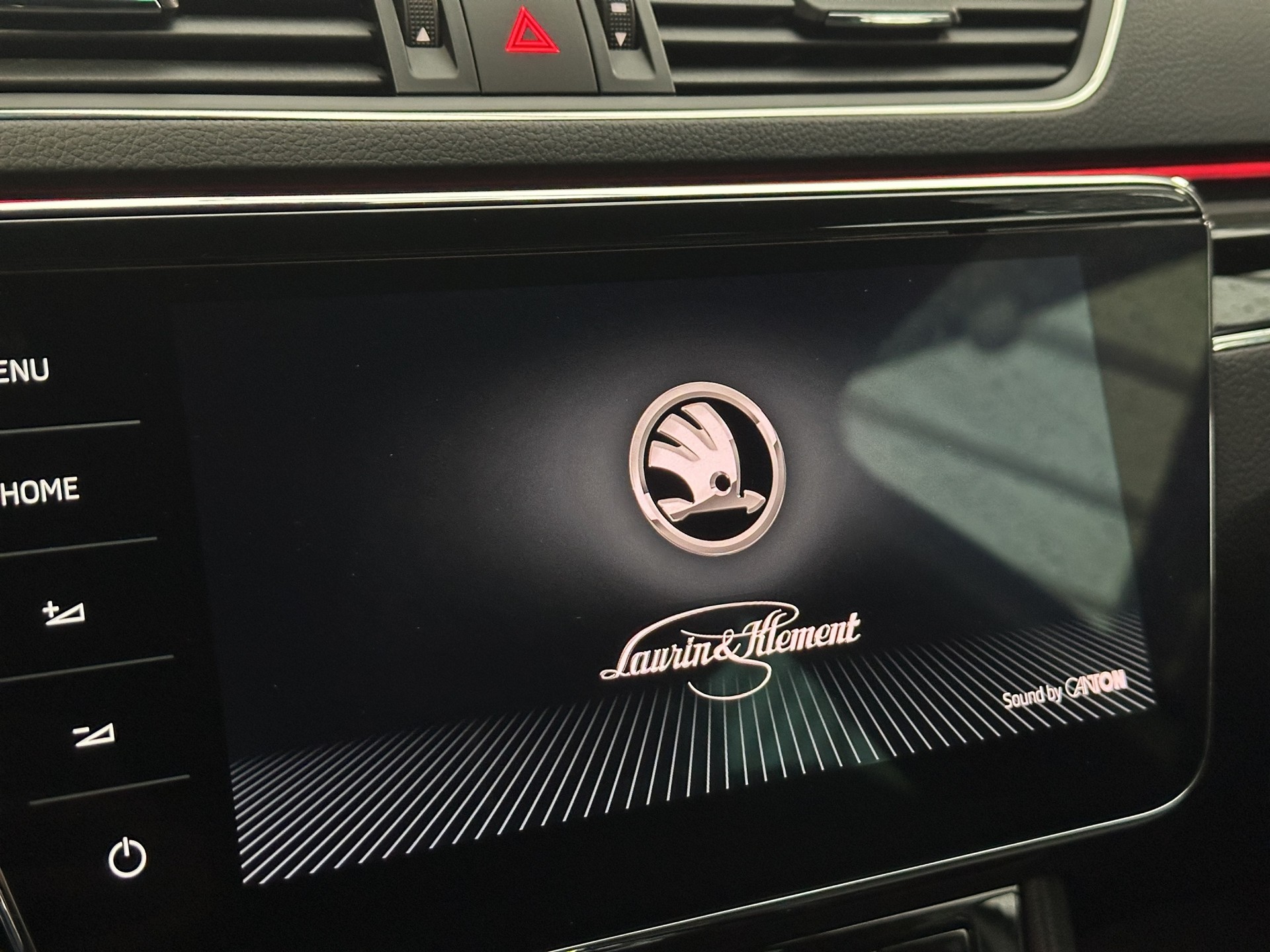 SKODA Superb 2.0 TSI L&K DSG-image-12