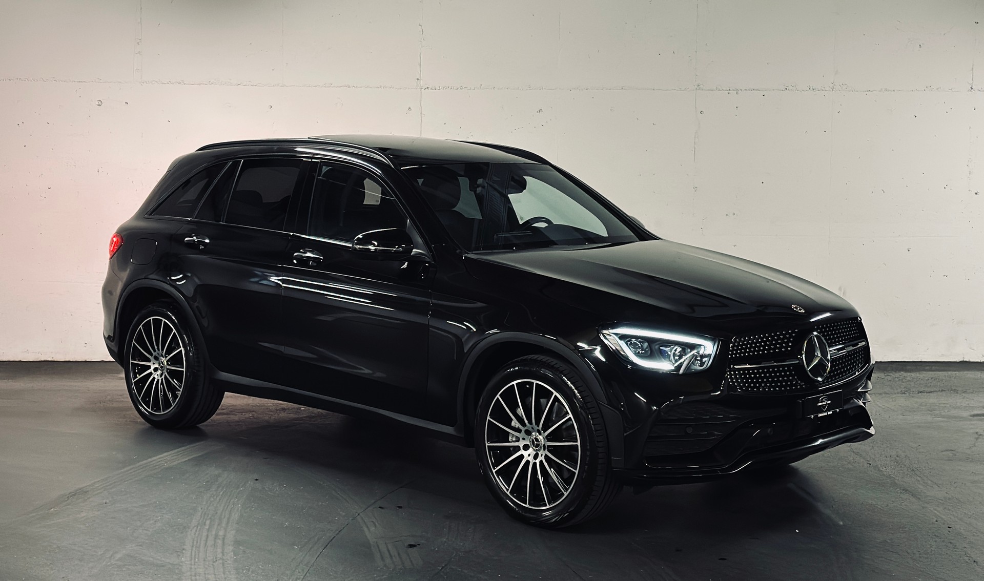 MERCEDES-BENZ GLC 300 d AMG Line 4Matic-image-1
