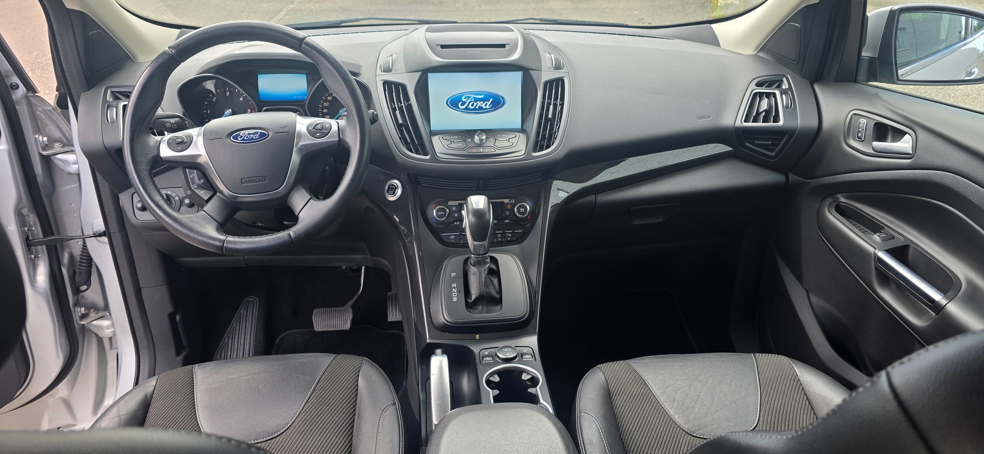 FORD Kuga 2.0 TDCi Freetech 4WD PowerShift-image-9