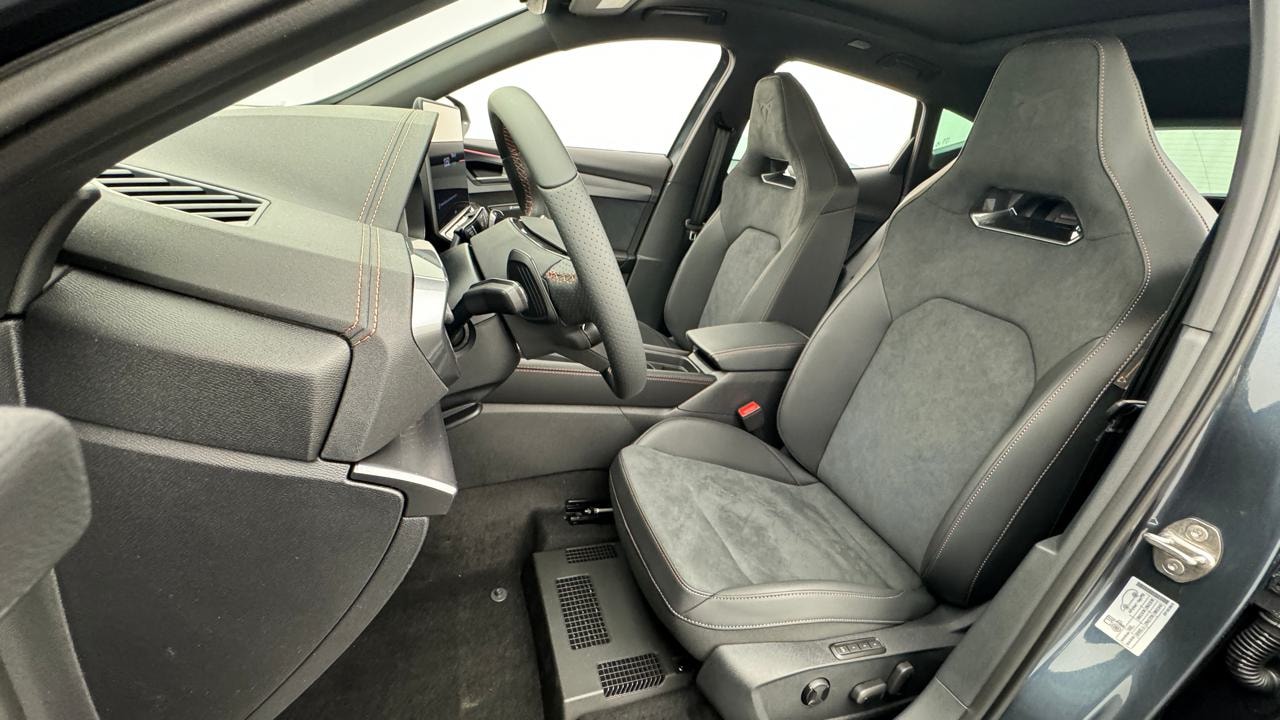 CUPRA Formentor 2.0TSI VZ Black Edtion-image-4