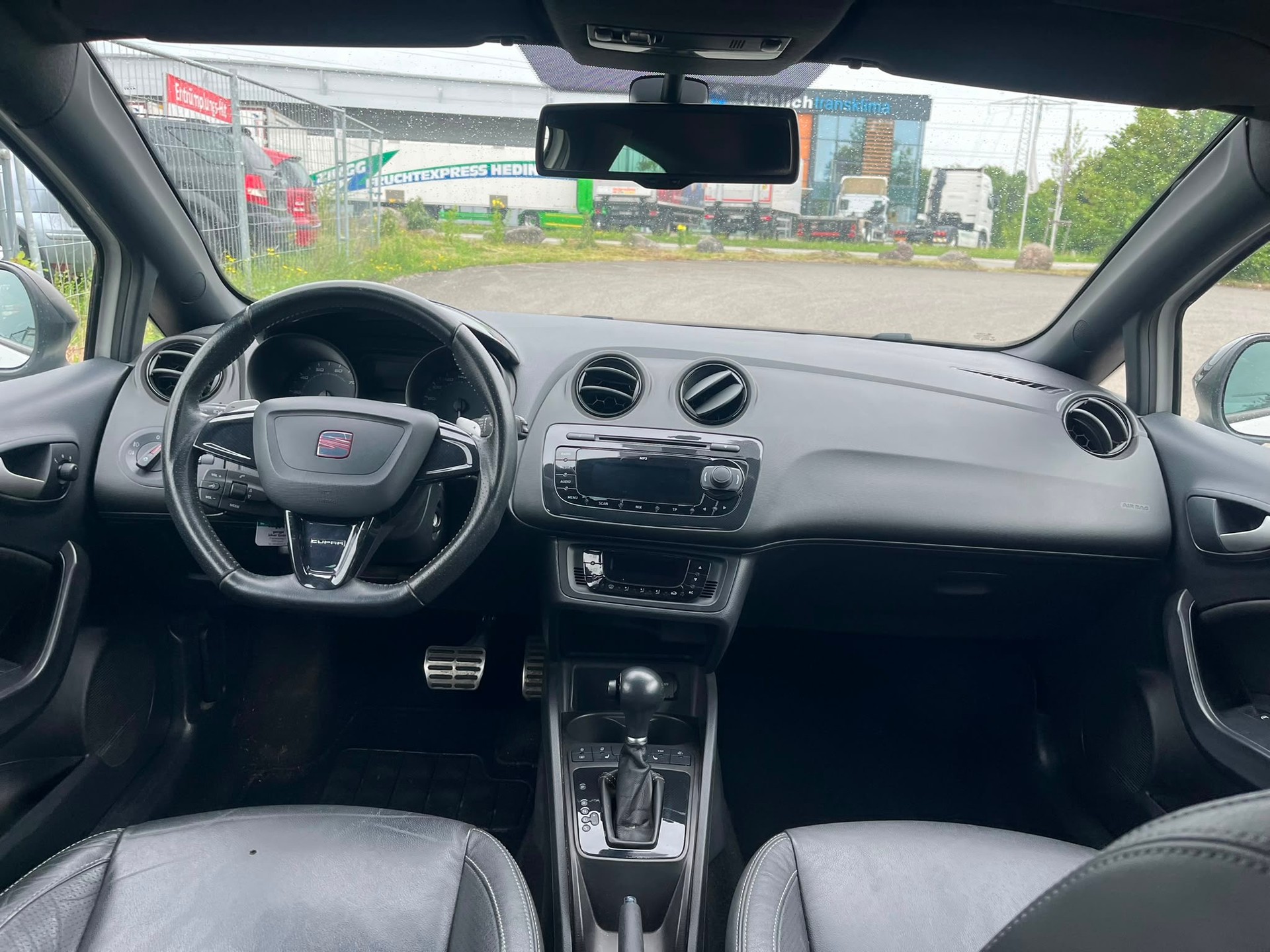SEAT Ibiza SC 1.4 TSI Cupra DSG-image-6