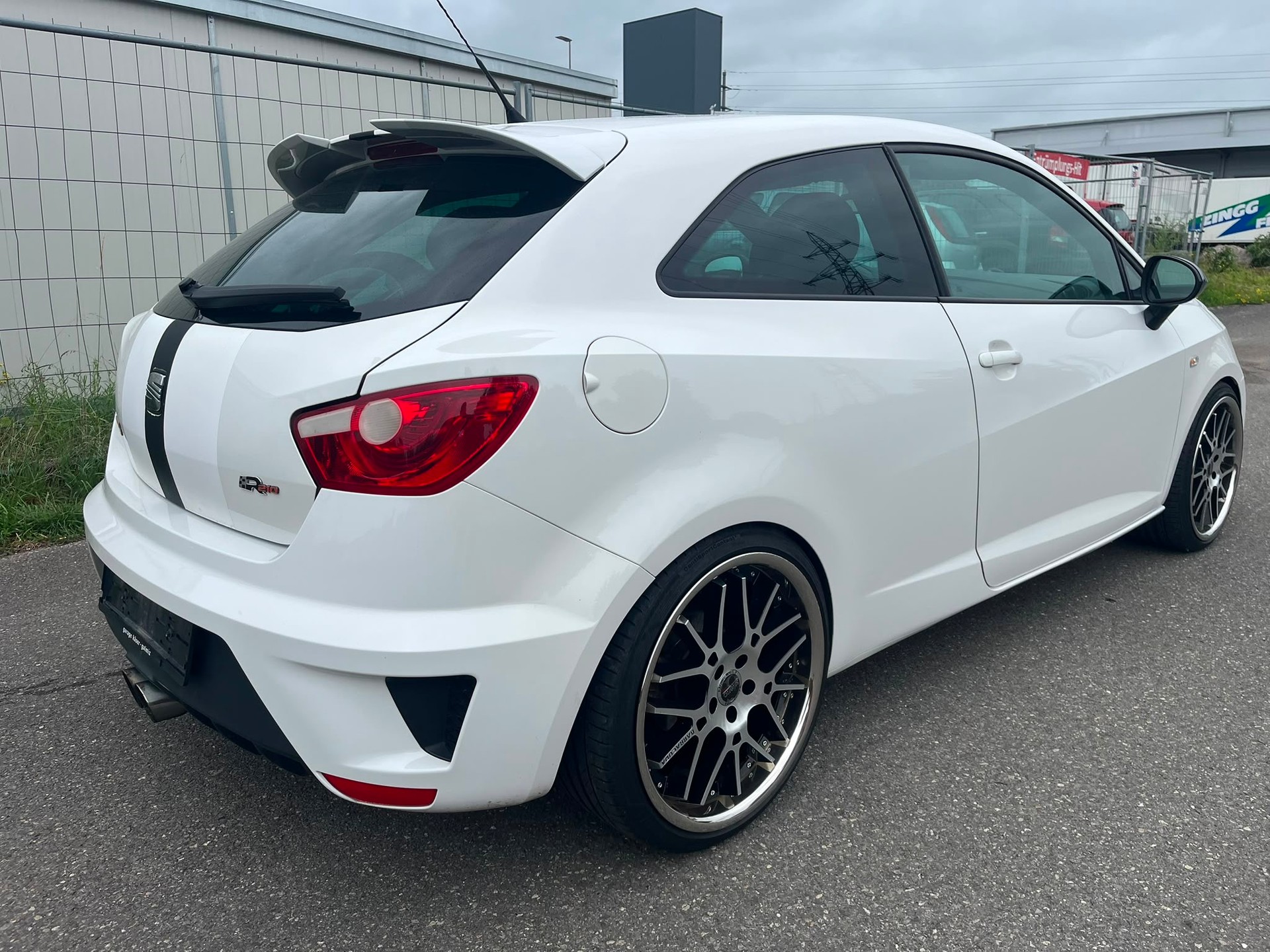 SEAT Ibiza SC 1.4 TSI Cupra DSG-image-3