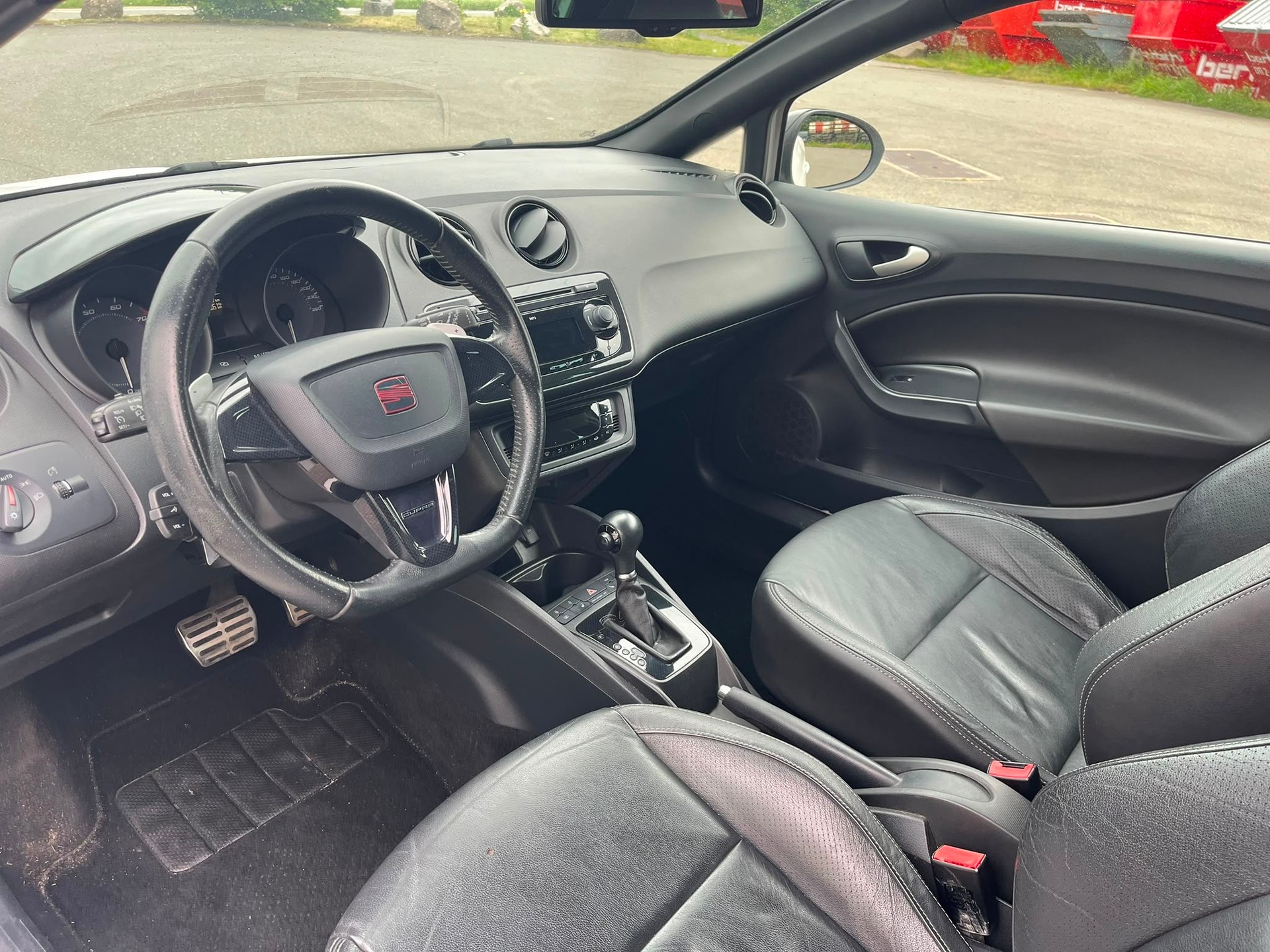 SEAT Ibiza SC 1.4 TSI Cupra DSG-image-5