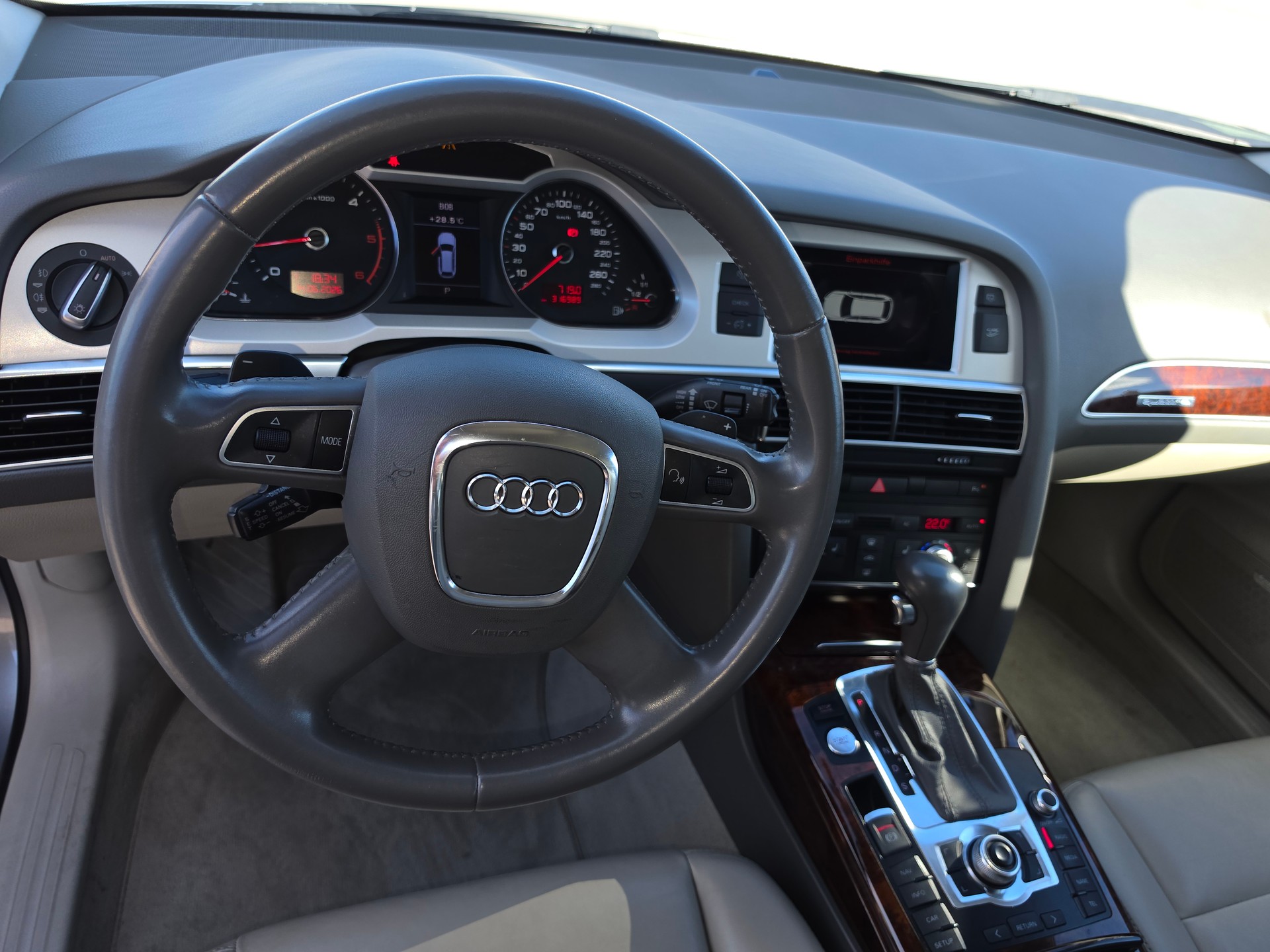 AUDI A6 Avant 3.0 V6 TDI quattro tiptronic-image-14