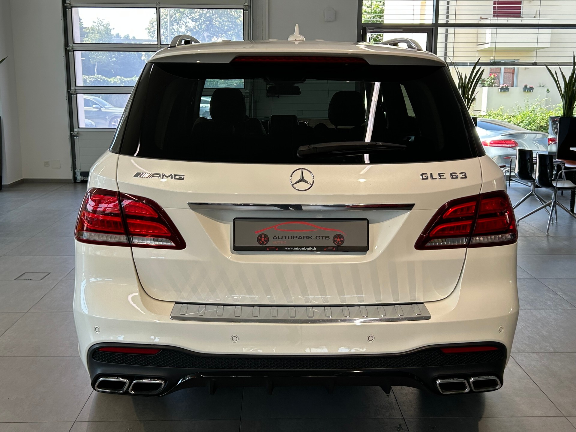 MERCEDES-BENZ GLE 63 AMG 4Matic Speedshift Plus 7G-Tronic-image-10