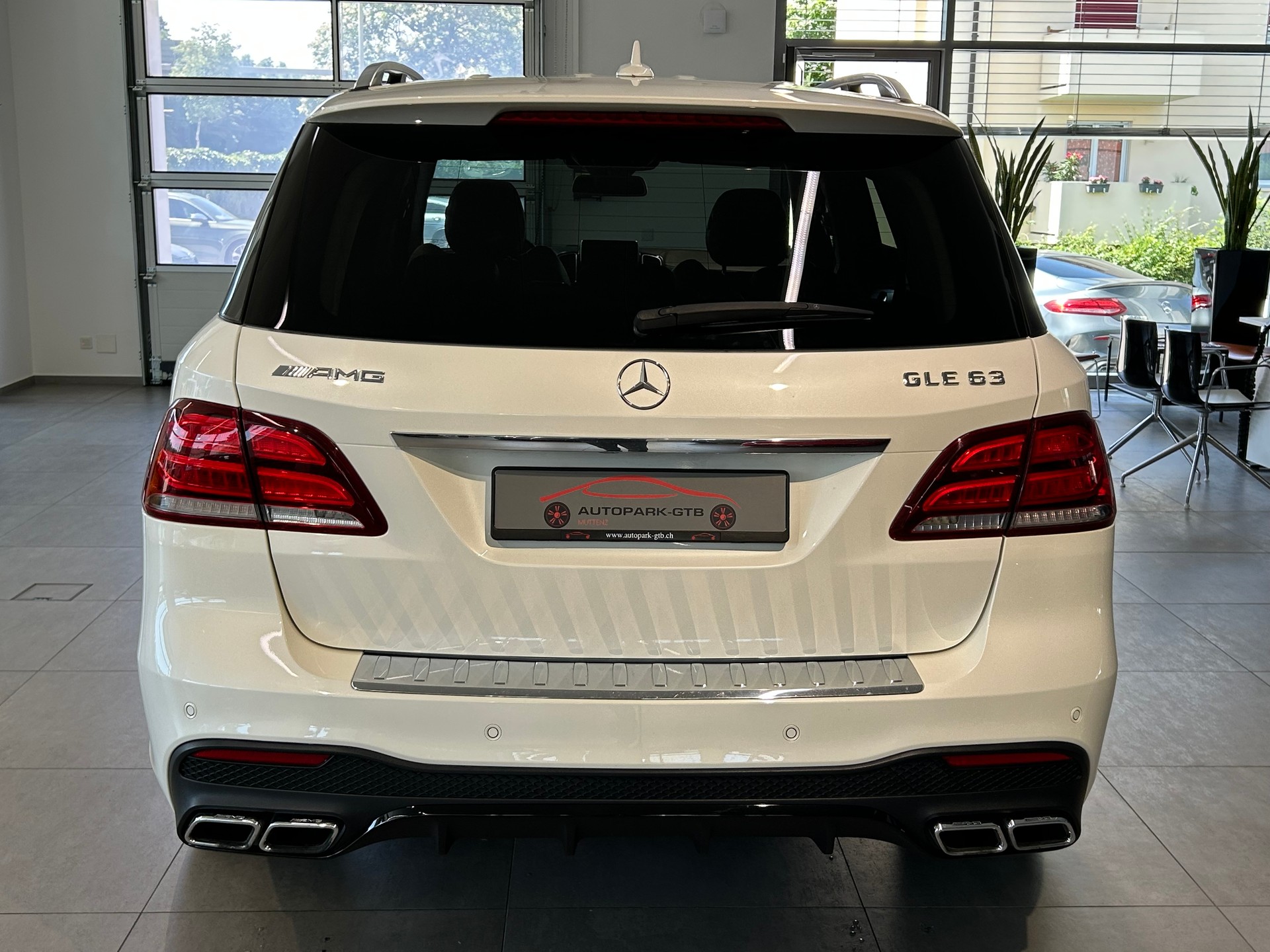 MERCEDES-BENZ GLE 63 AMG 4Matic Speedshift Plus 7G-Tronic-image-8