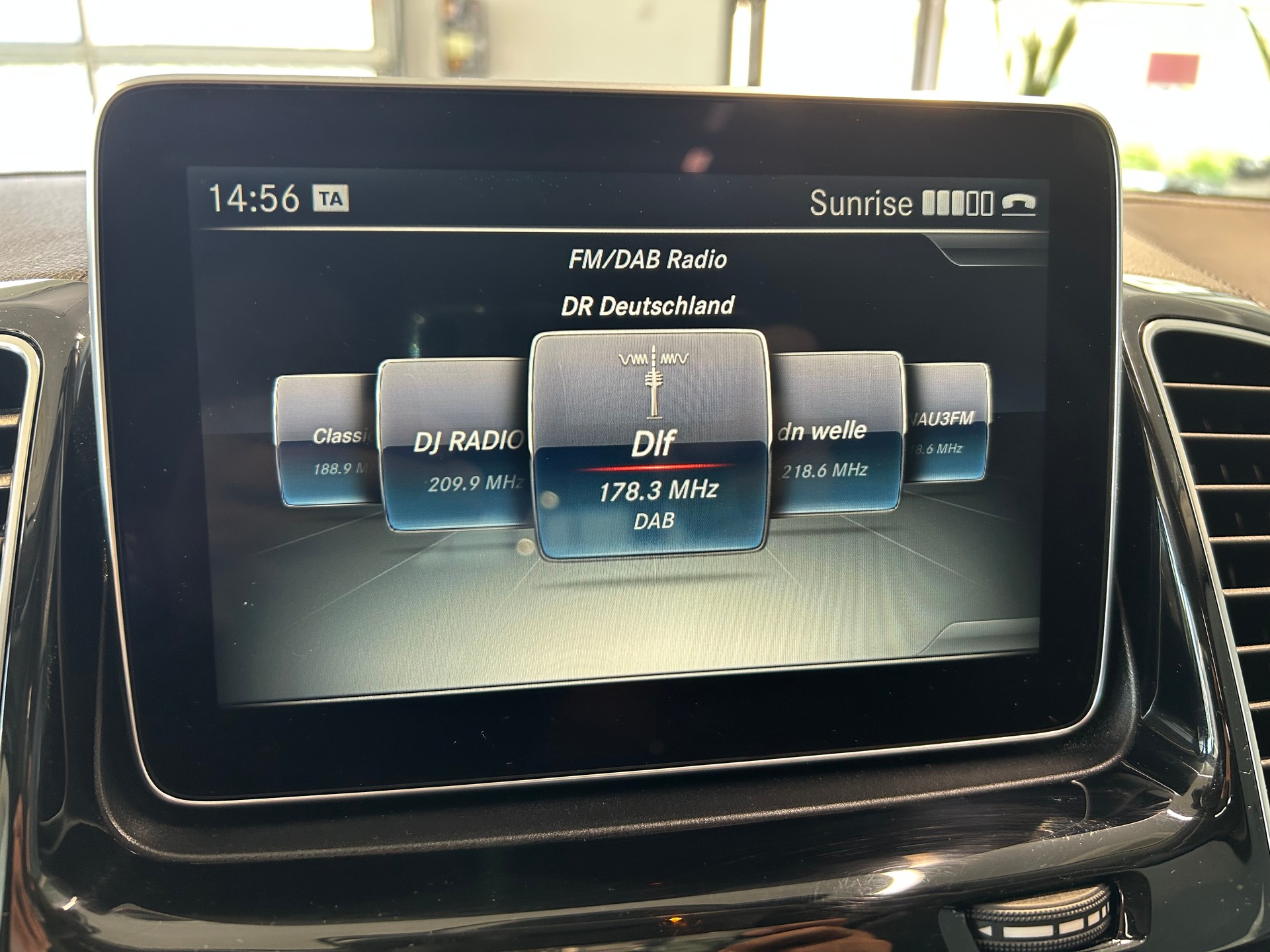 MERCEDES-BENZ GLE 63 AMG 4Matic Speedshift Plus 7G-Tronic-image-15