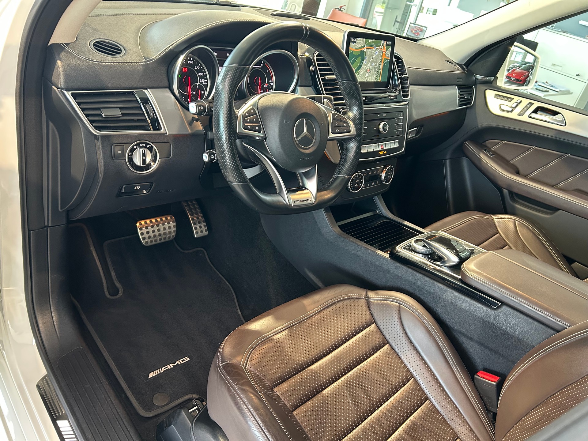 MERCEDES-BENZ GLE 63 AMG 4Matic Speedshift Plus 7G-Tronic-image-11