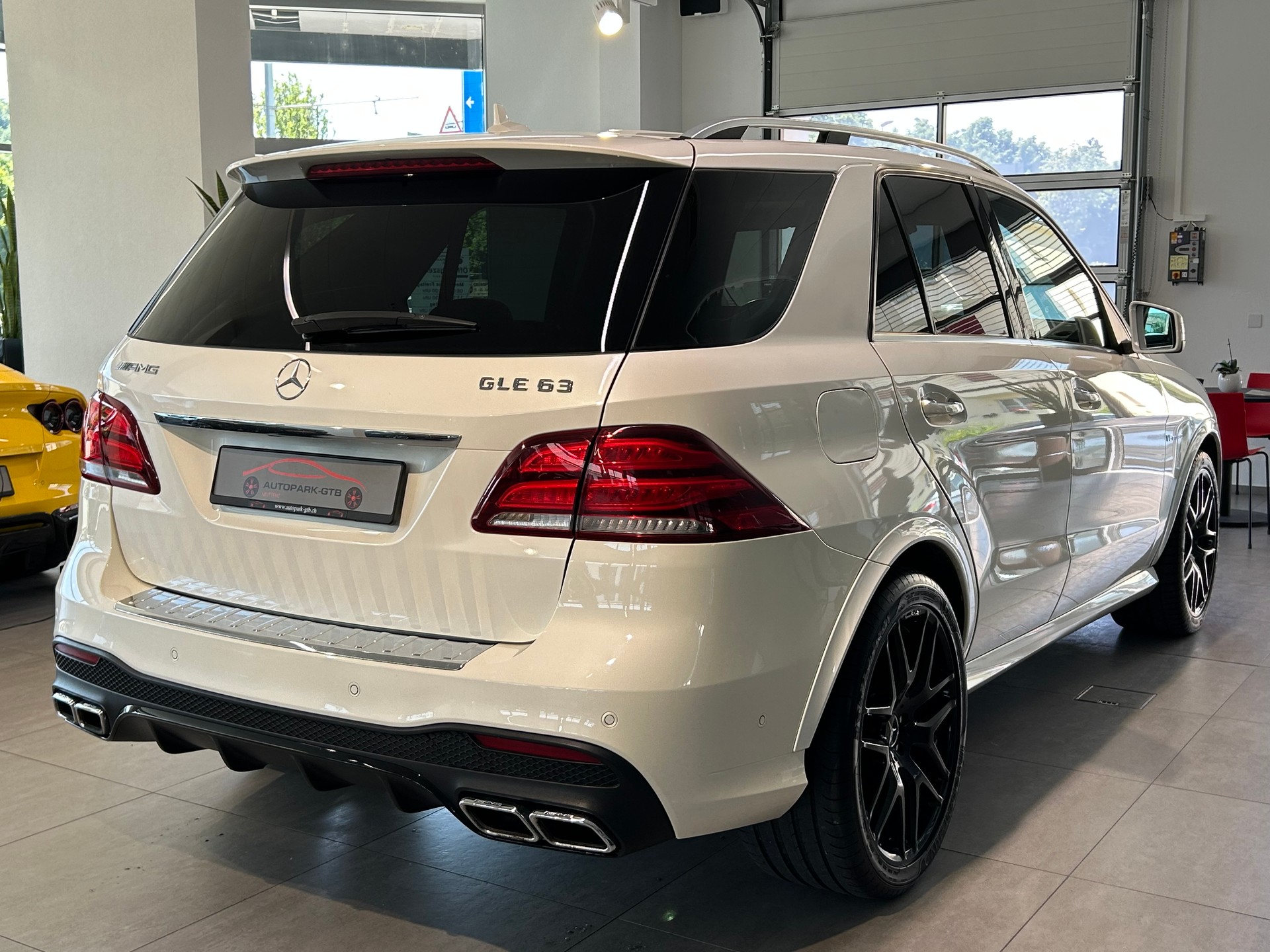 MERCEDES-BENZ GLE 63 AMG 4Matic Speedshift Plus 7G-Tronic-image-9