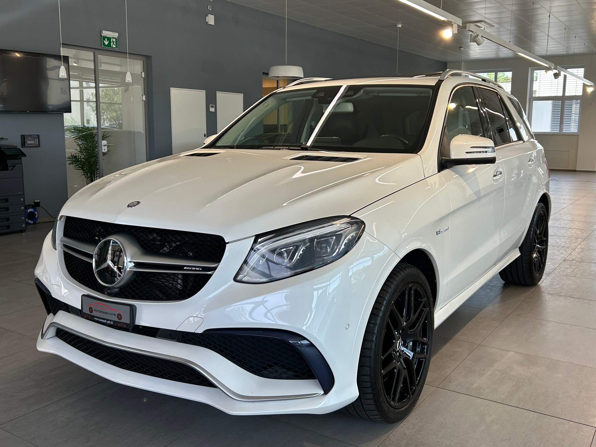 MERCEDES-BENZ GLE 63 AMG 4Matic Speedshift Plus 7G-Tronic-image-6