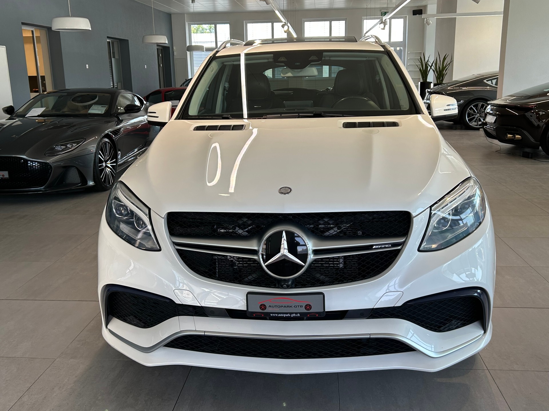 MERCEDES-BENZ GLE 63 AMG 4Matic Speedshift Plus 7G-Tronic-image-2